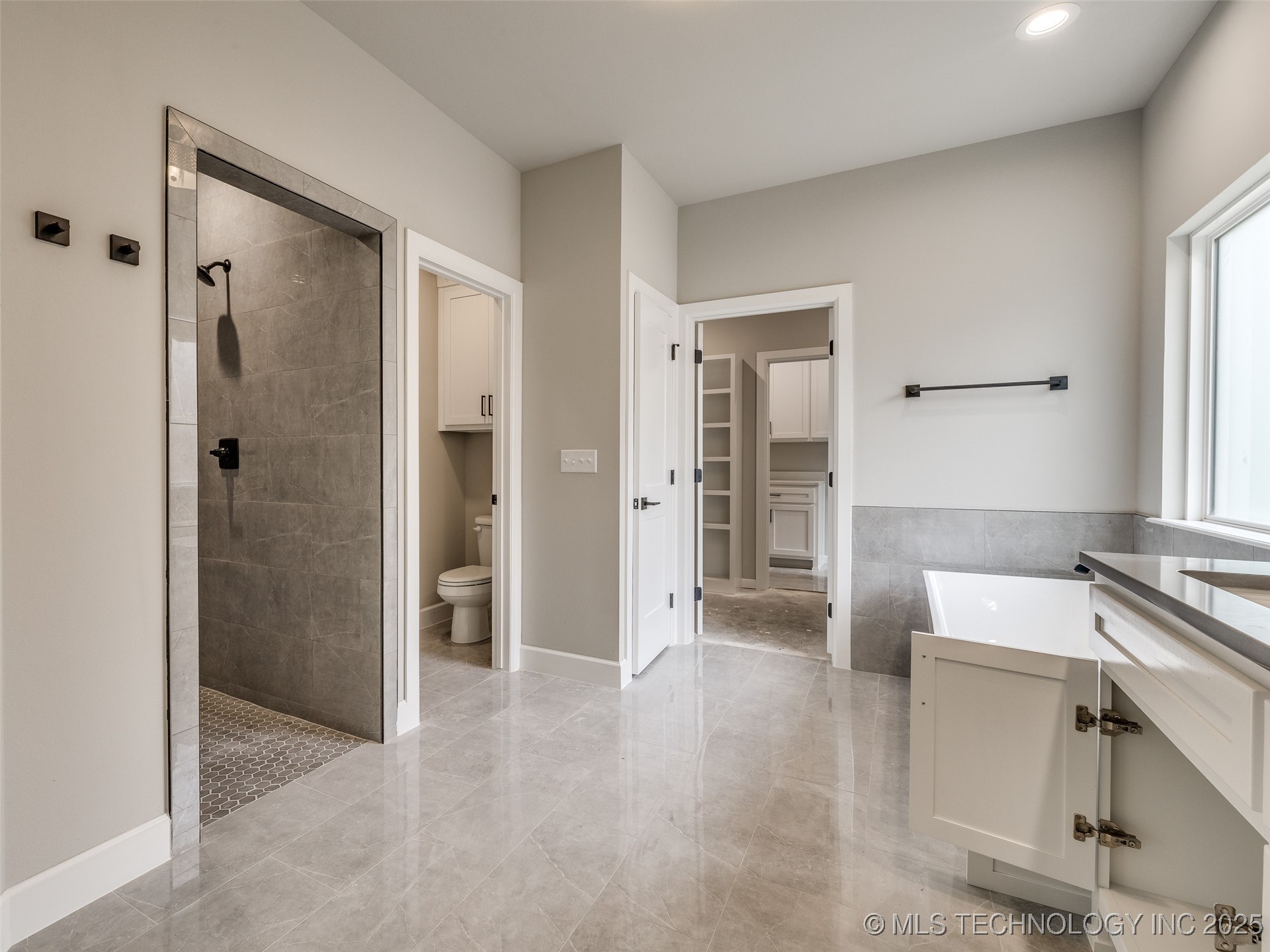 7119 S Tamarack Avenue Property Photo 43