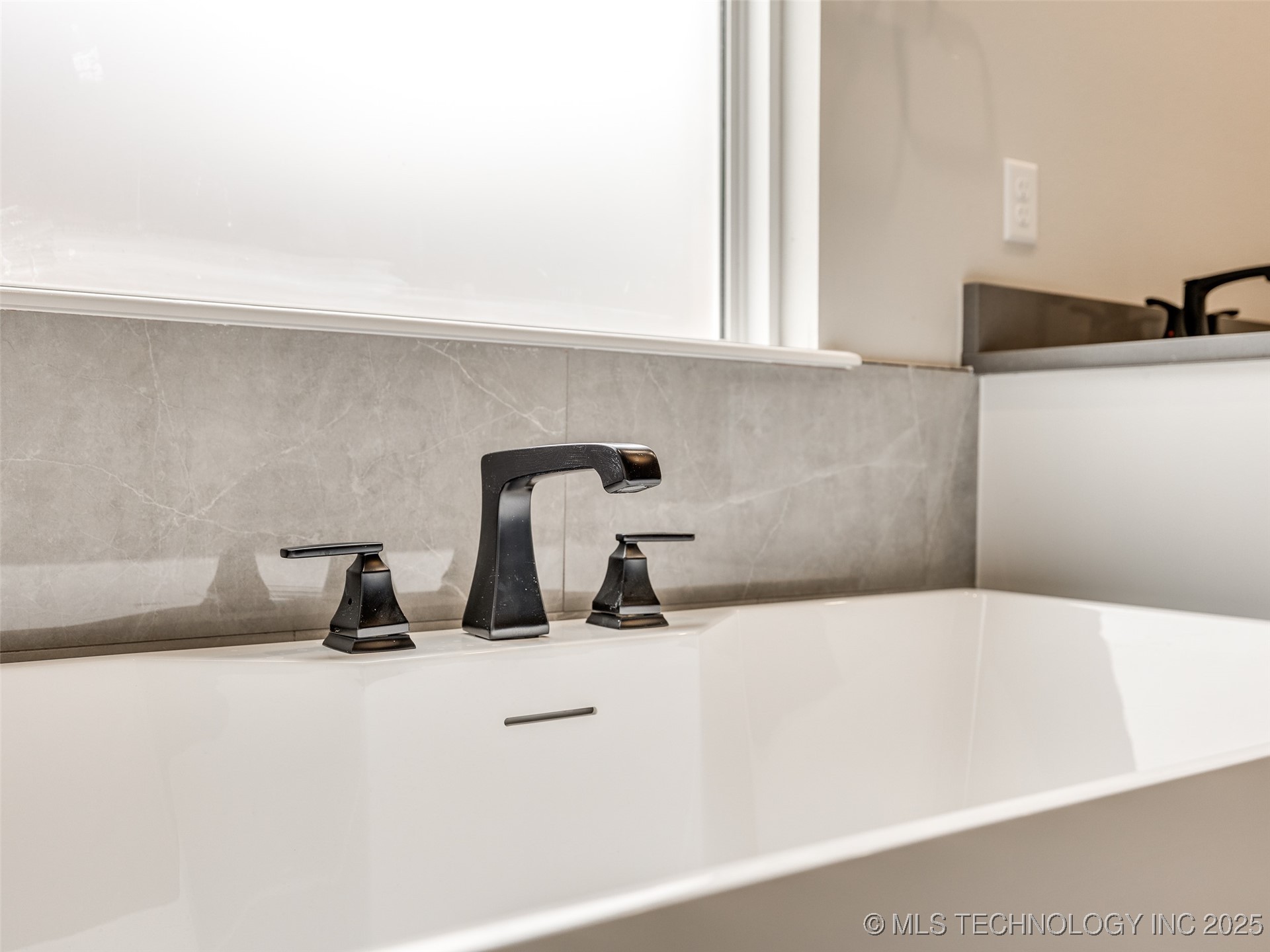 7119 S Tamarack Avenue Property Photo 47