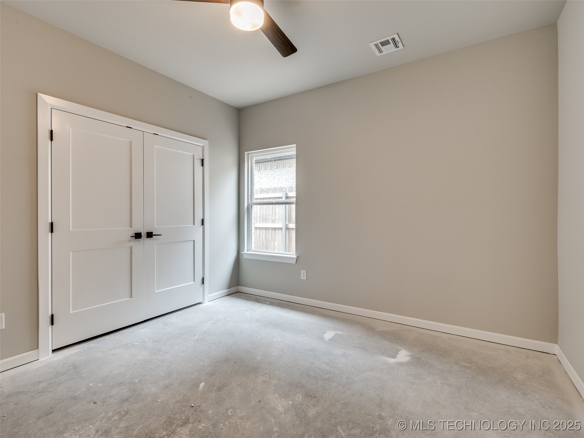 7119 S Tamarack Avenue Property Photo 52