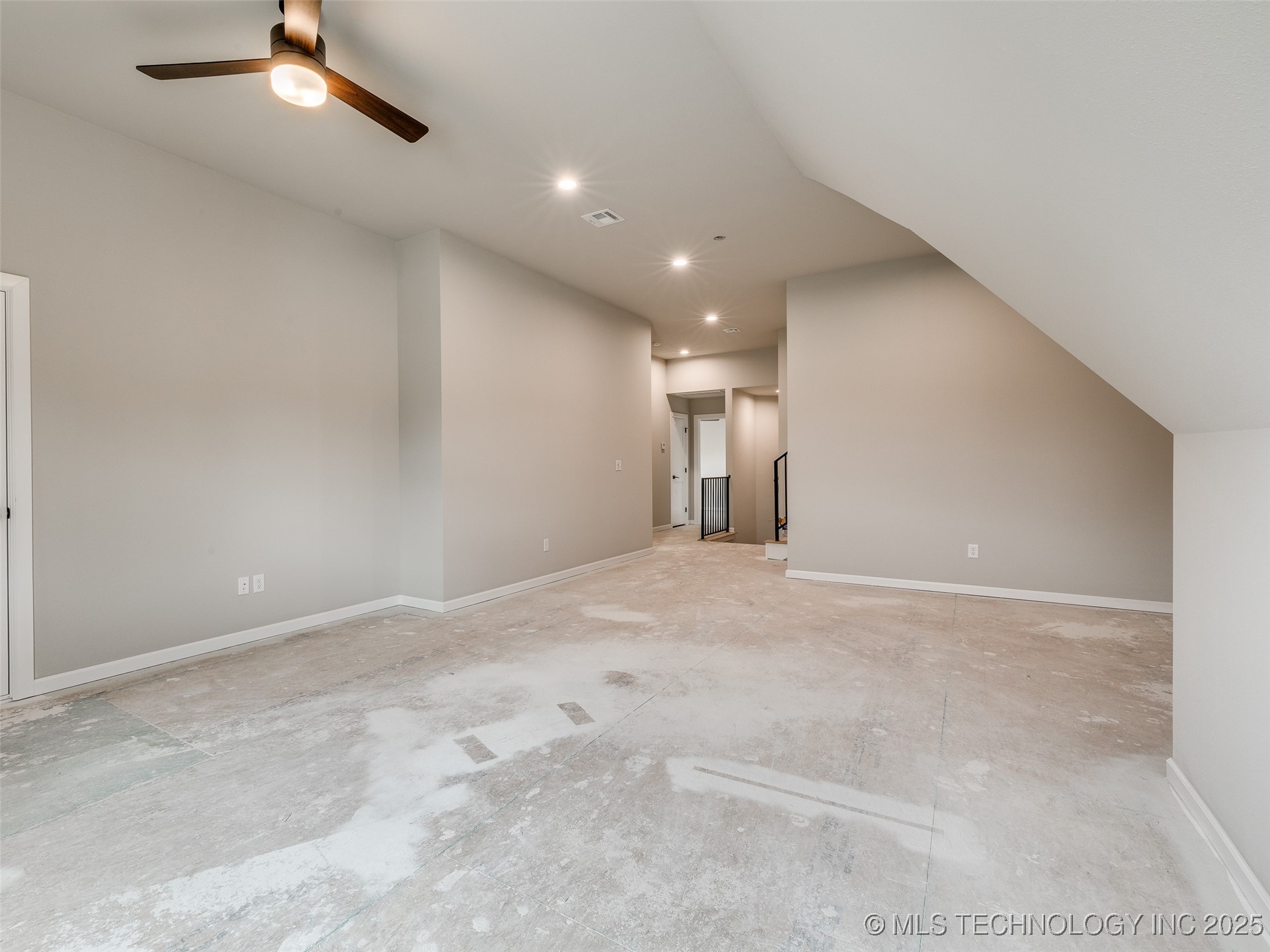 7119 S Tamarack Avenue Property Photo 58