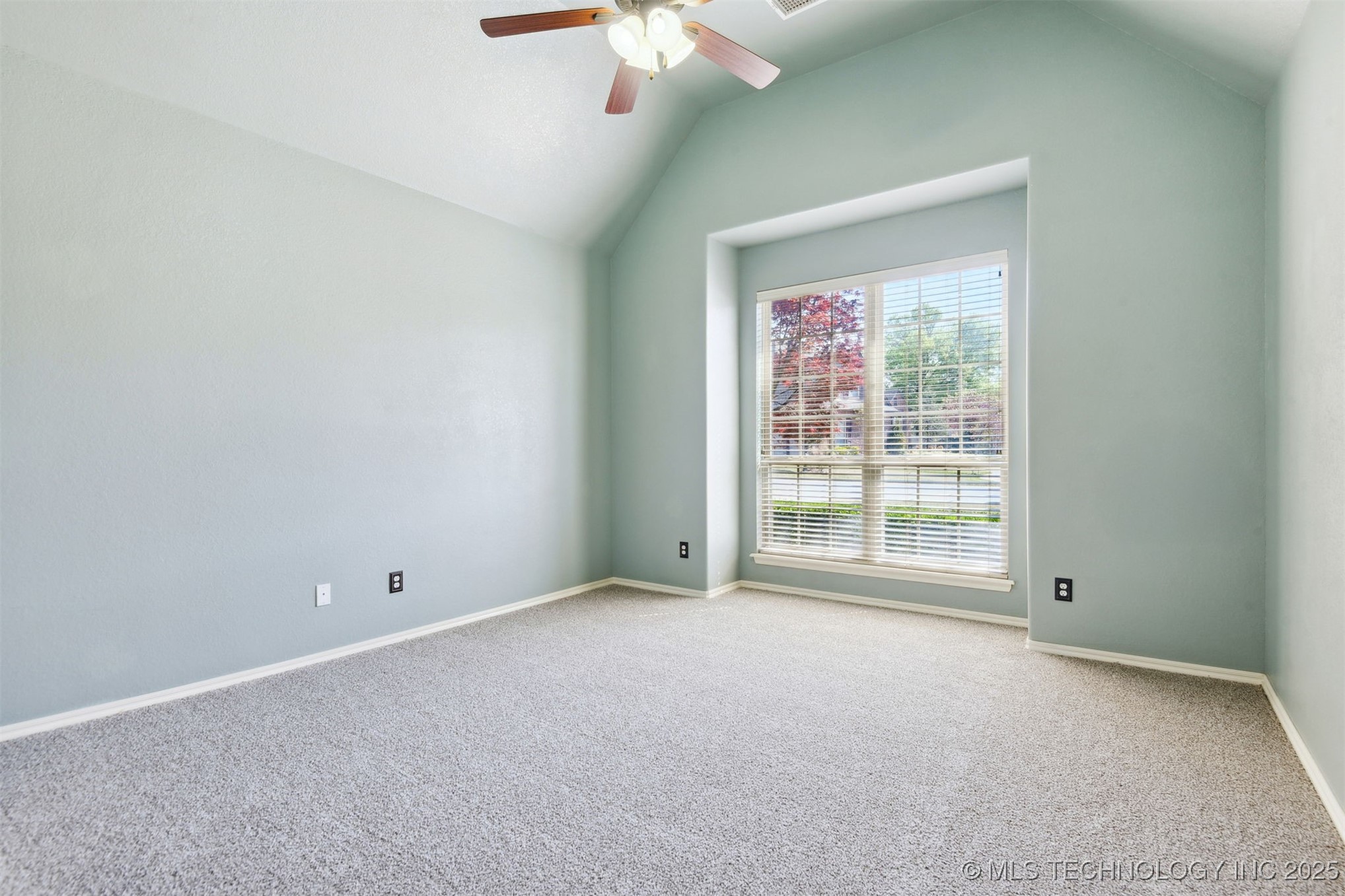 7204 S Sycamore Avenue Property Photo 38