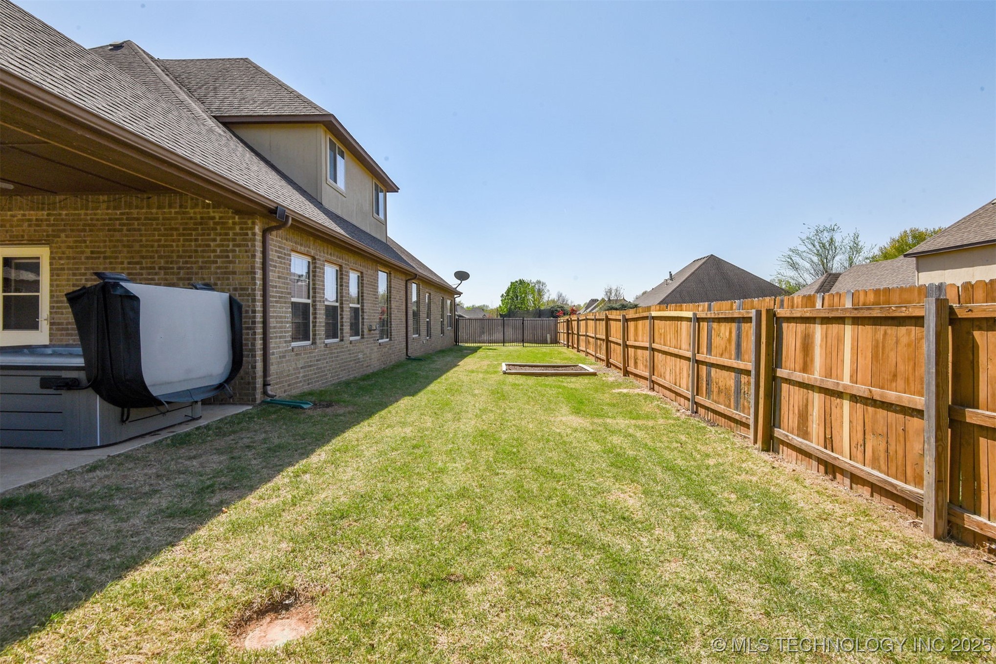 7204 S Sycamore Avenue Property Photo 57