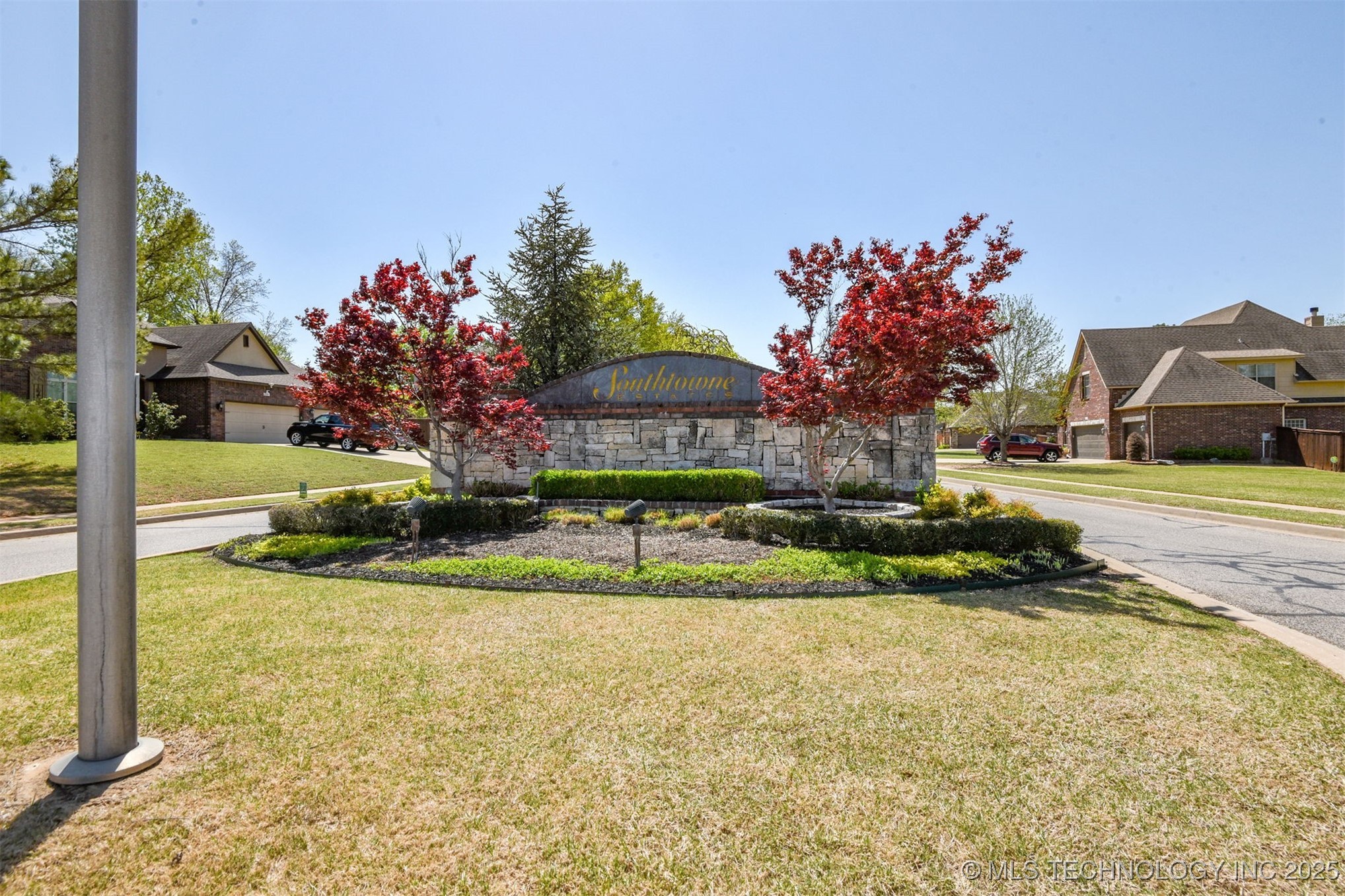 7204 S Sycamore Avenue Property Photo 69