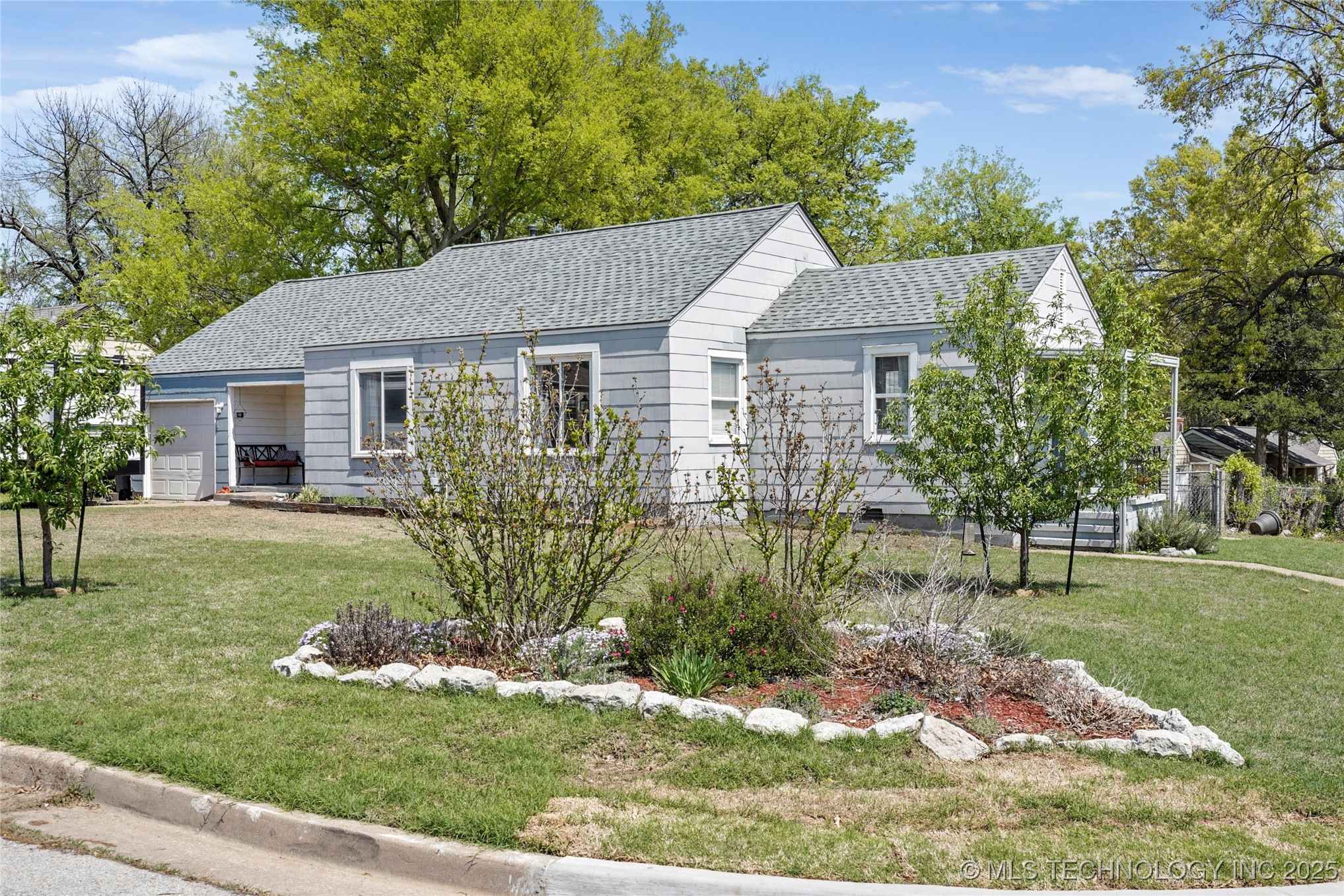1247 S Darlington Avenue Property Photo 1