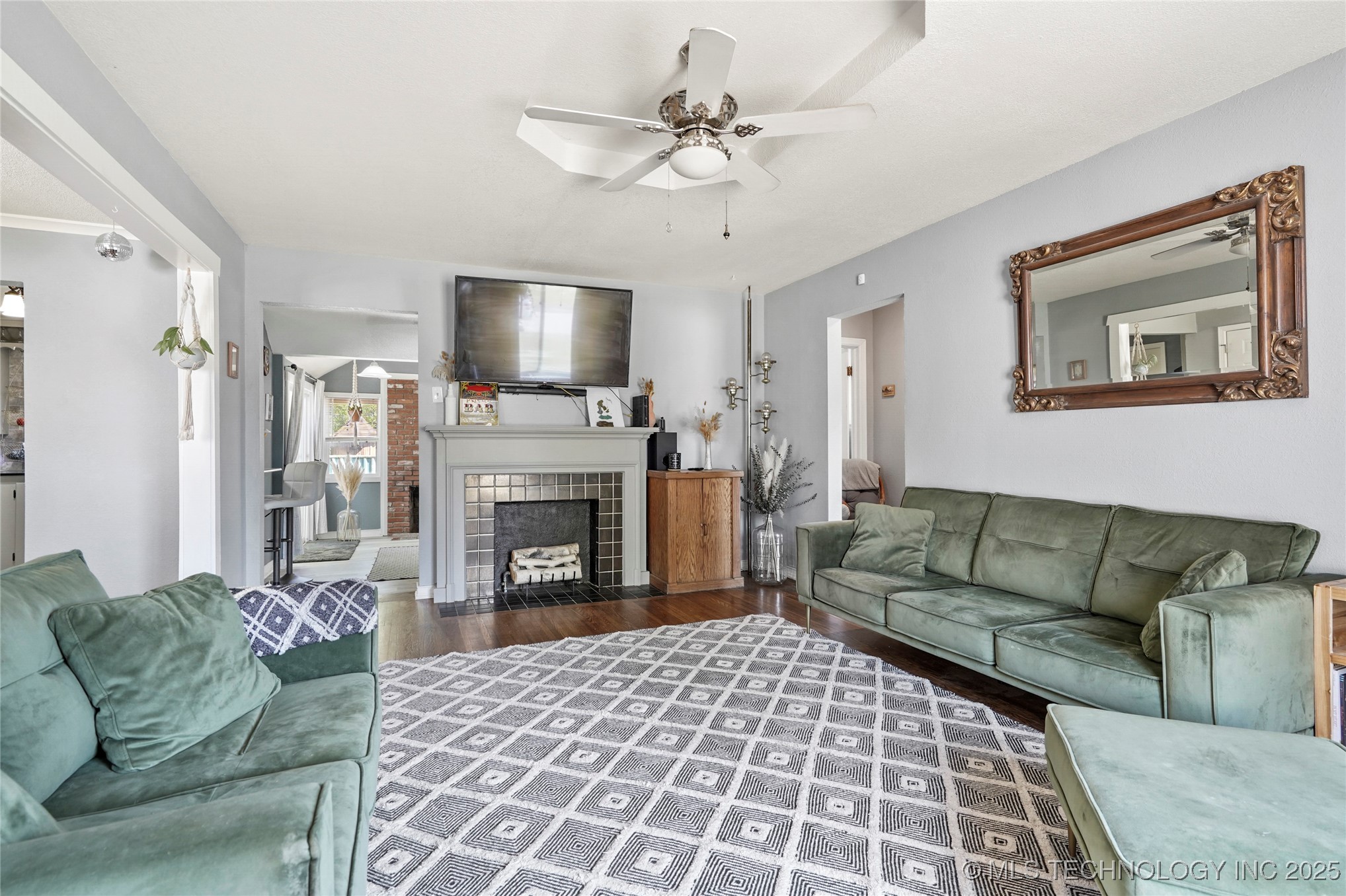 1247 S Darlington Avenue Property Photo 4