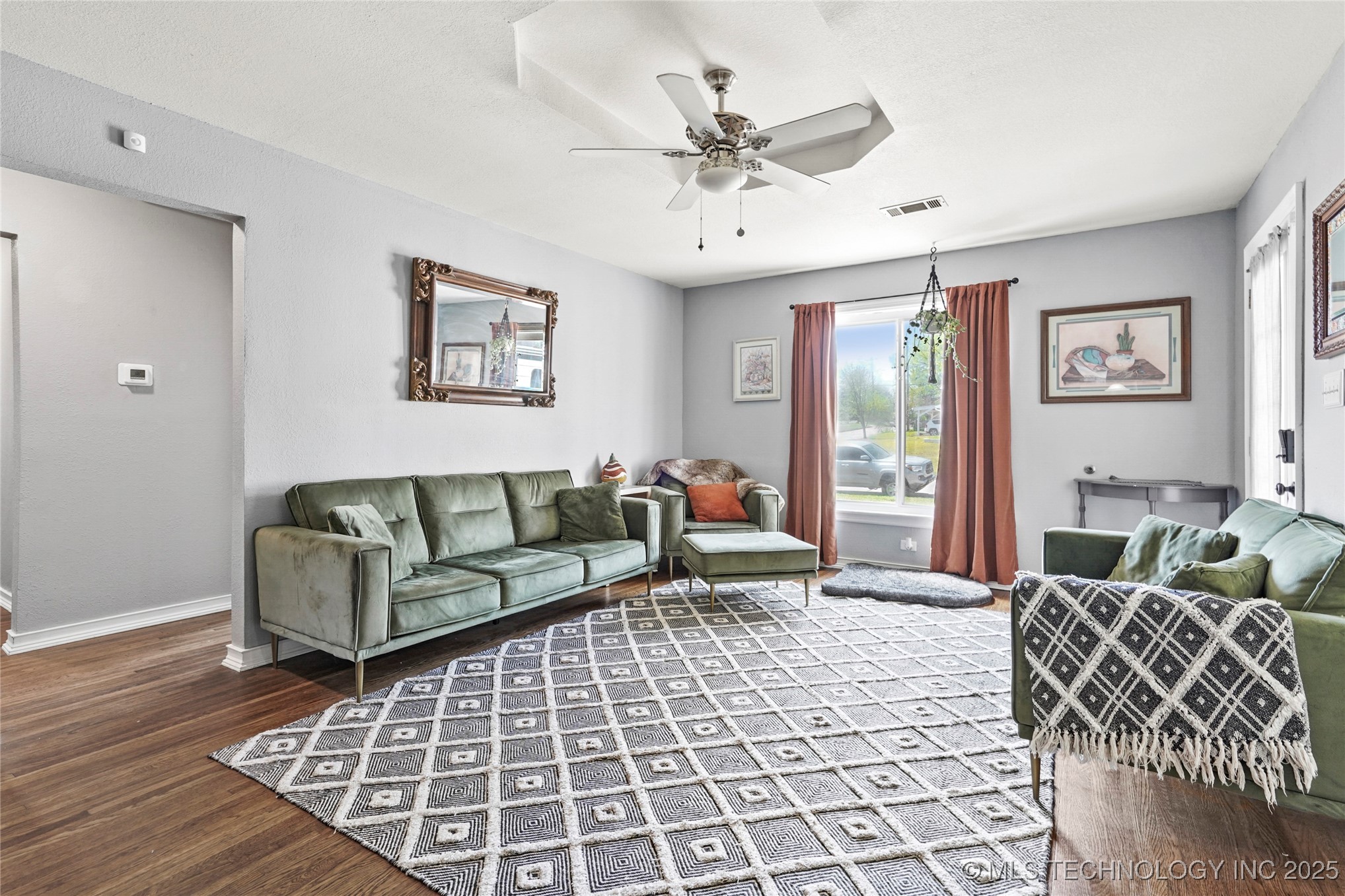 1247 S Darlington Avenue Property Photo 6