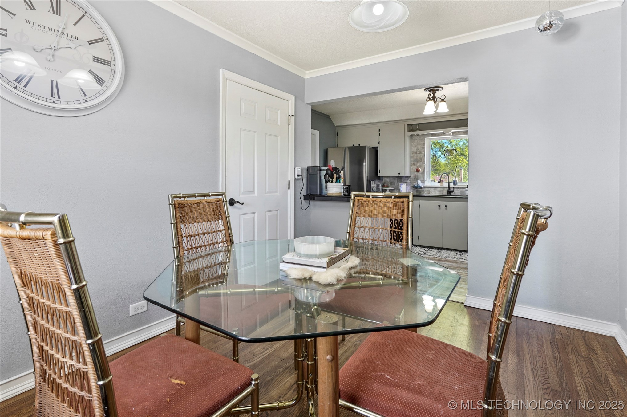 1247 S Darlington Avenue Property Photo 9