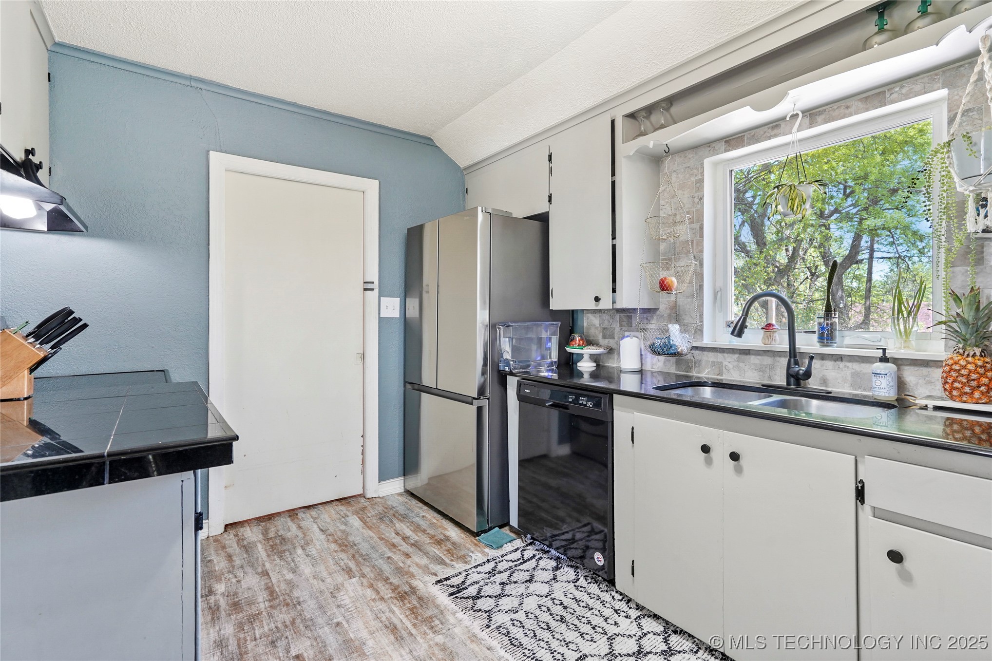 1247 S Darlington Avenue Property Photo 12