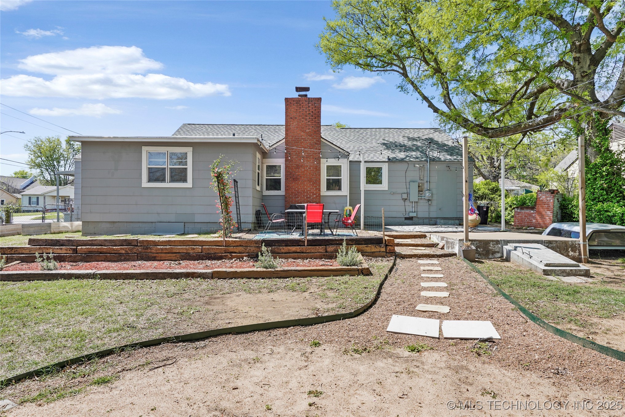 1247 S Darlington Avenue Property Photo 32