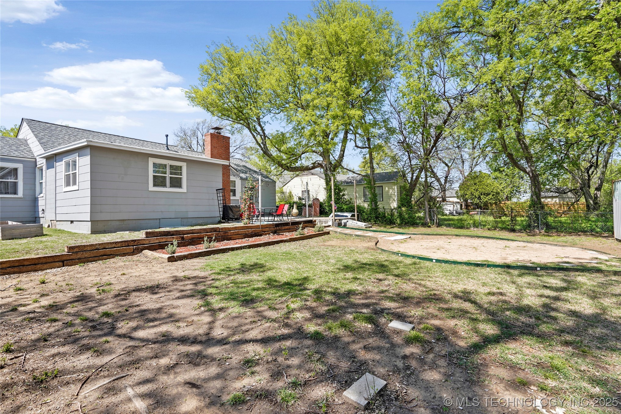 1247 S Darlington Avenue Property Photo 33