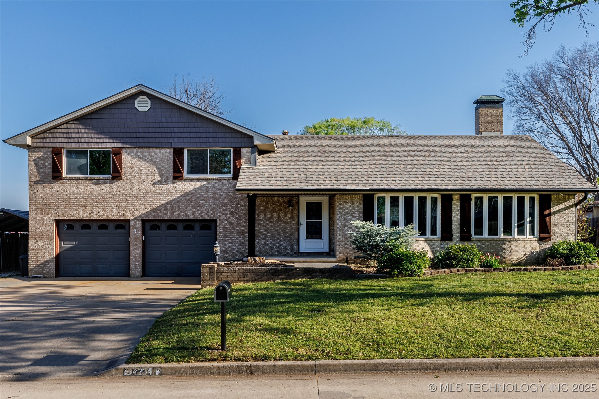 234 E 17th Street Property Photo