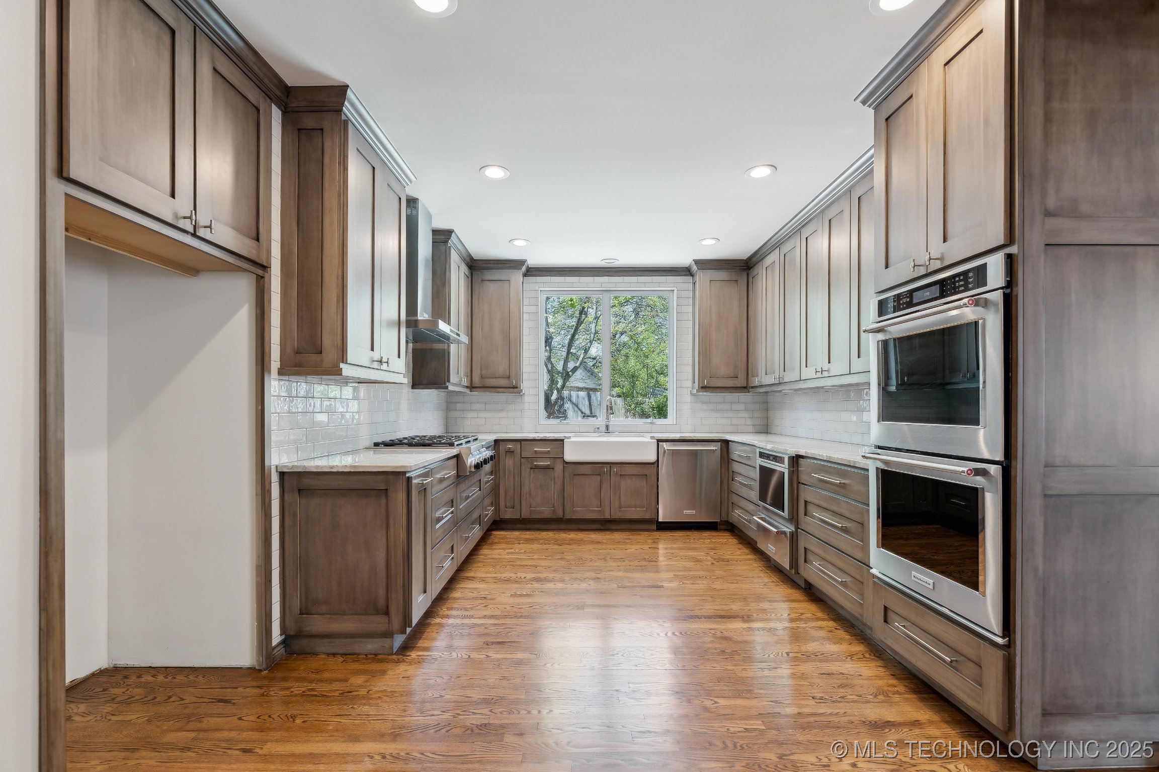 10126 S Granite Avenue Property Photo 8
