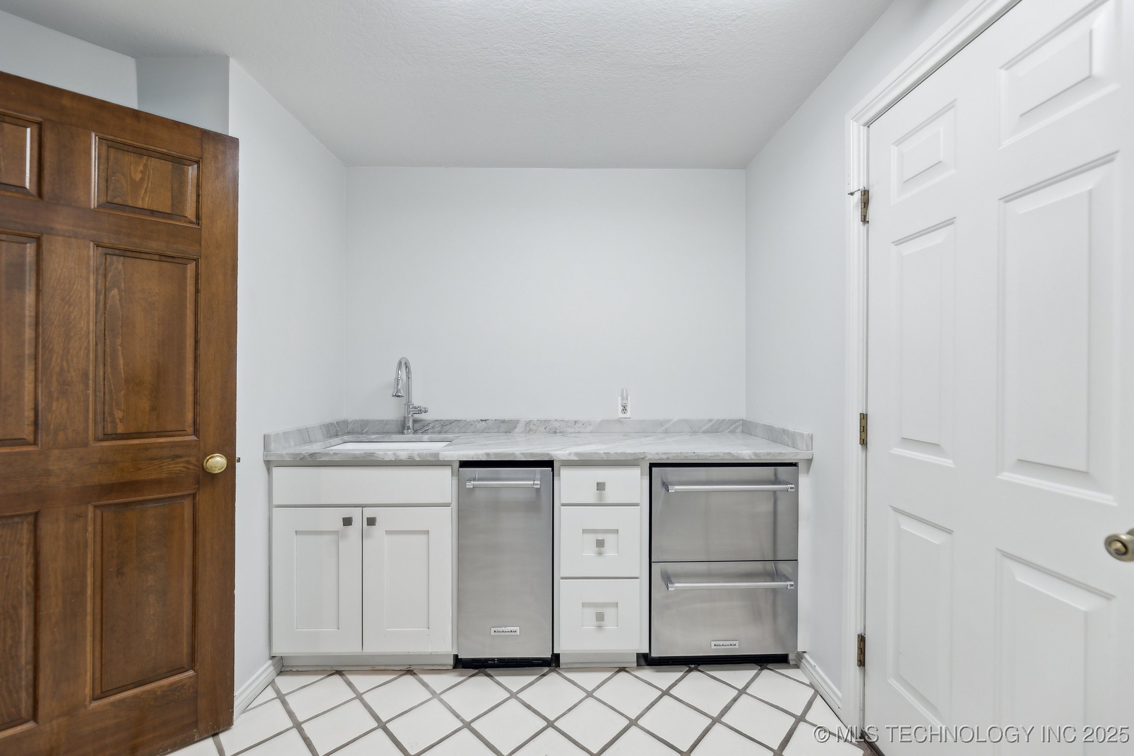 10126 S Granite Avenue Property Photo 17