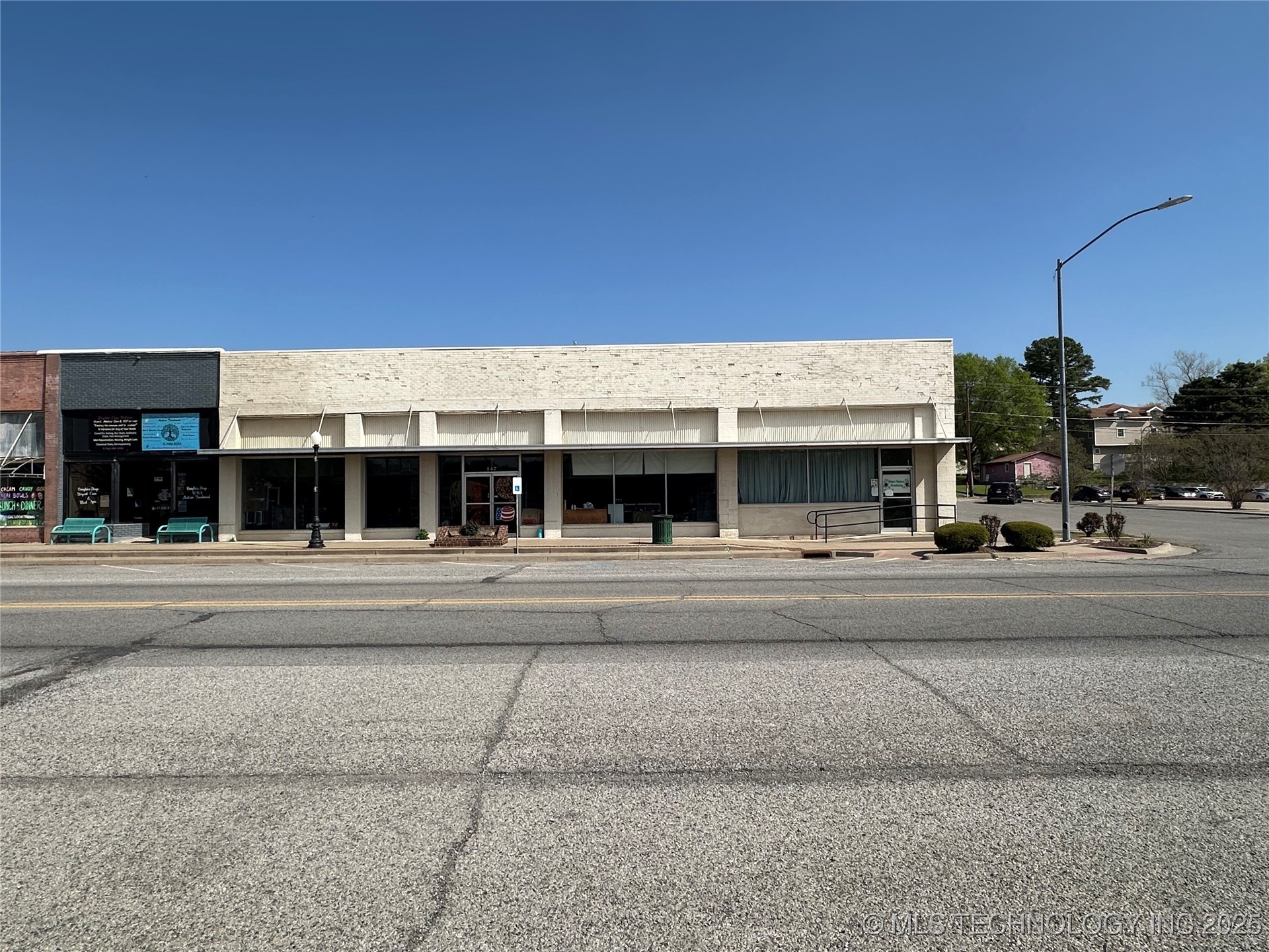 147 E Main Property Photo