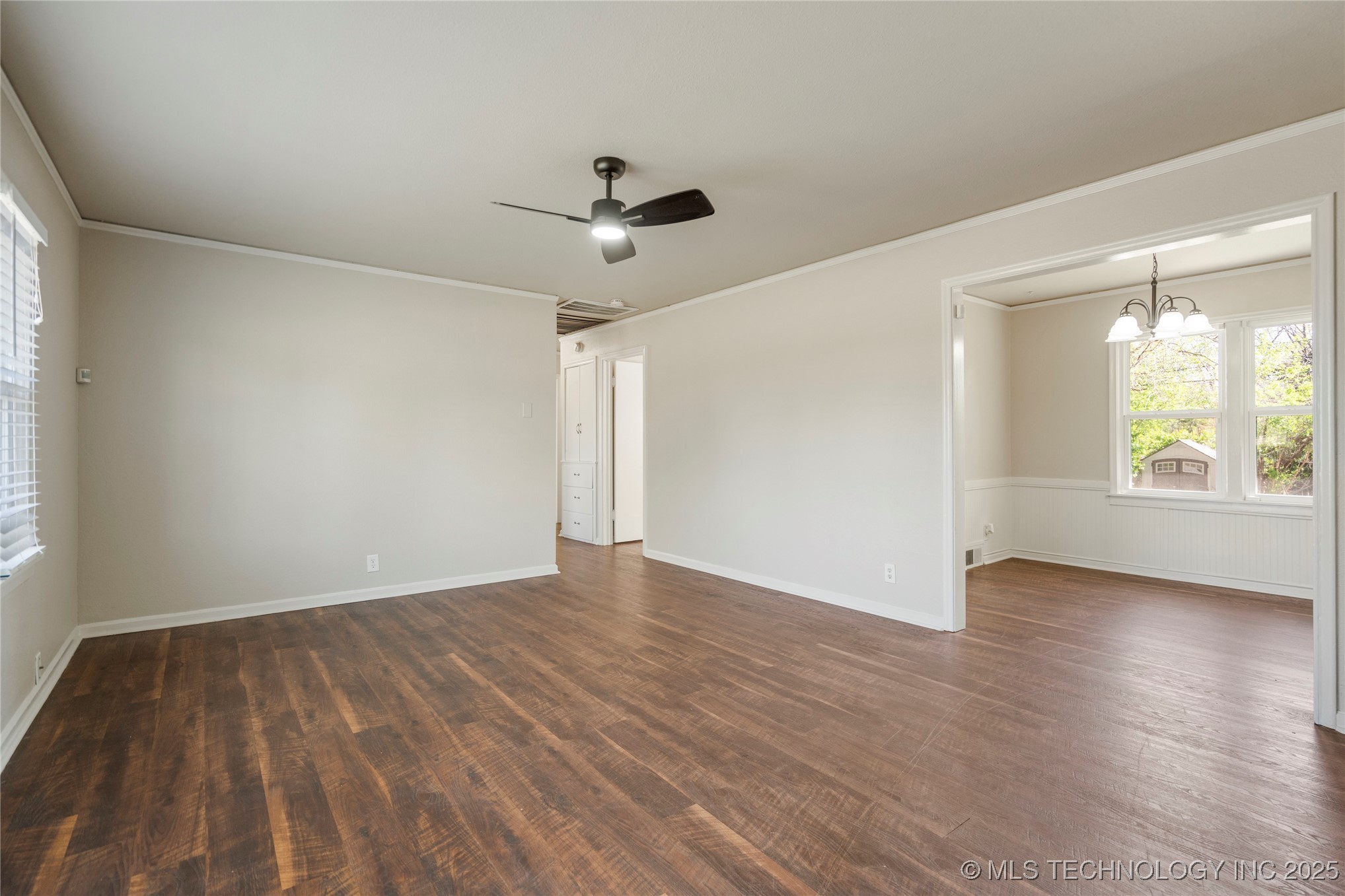 4922 E 23rd Street Property Photo 5