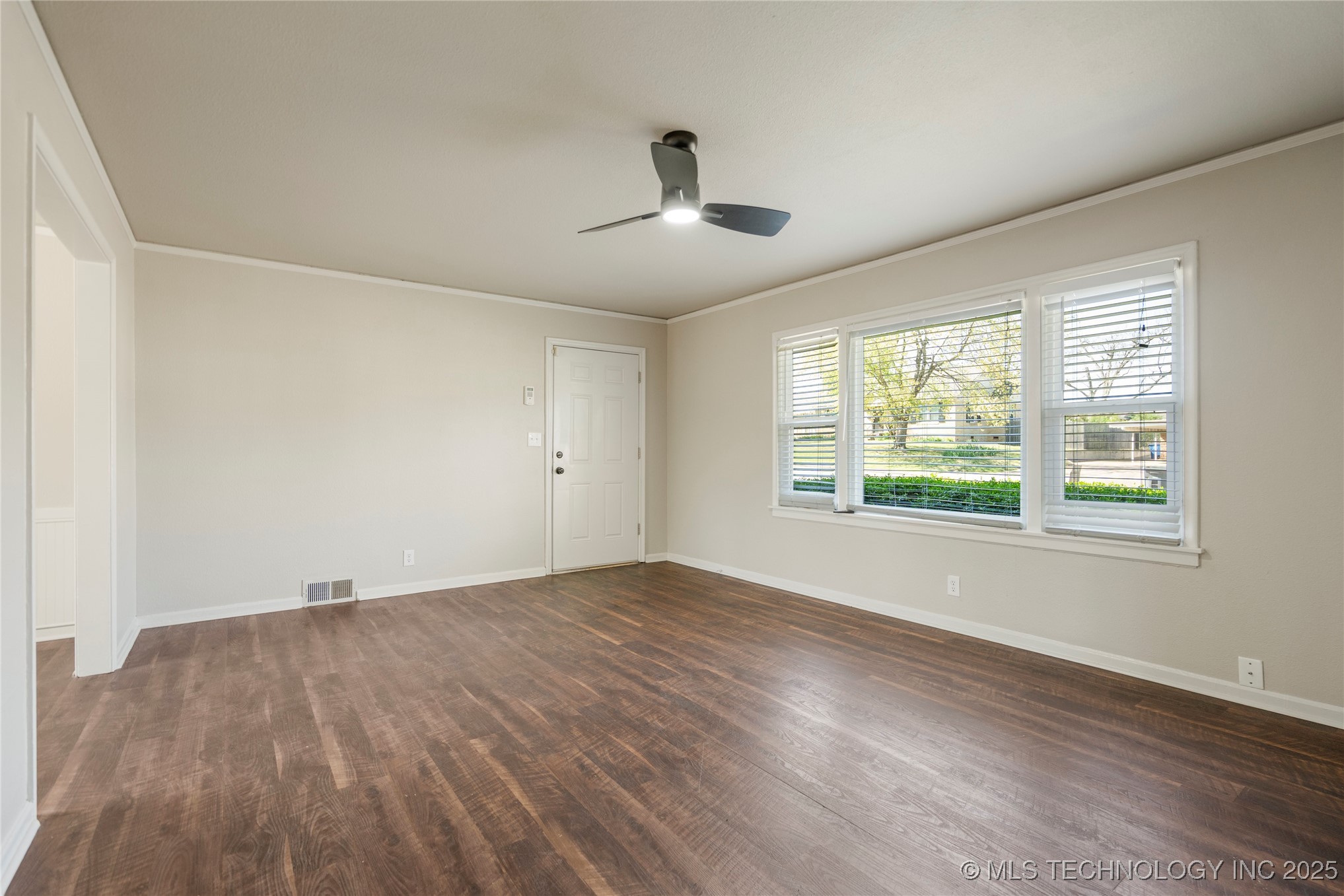 4922 E 23rd Street Property Photo 6