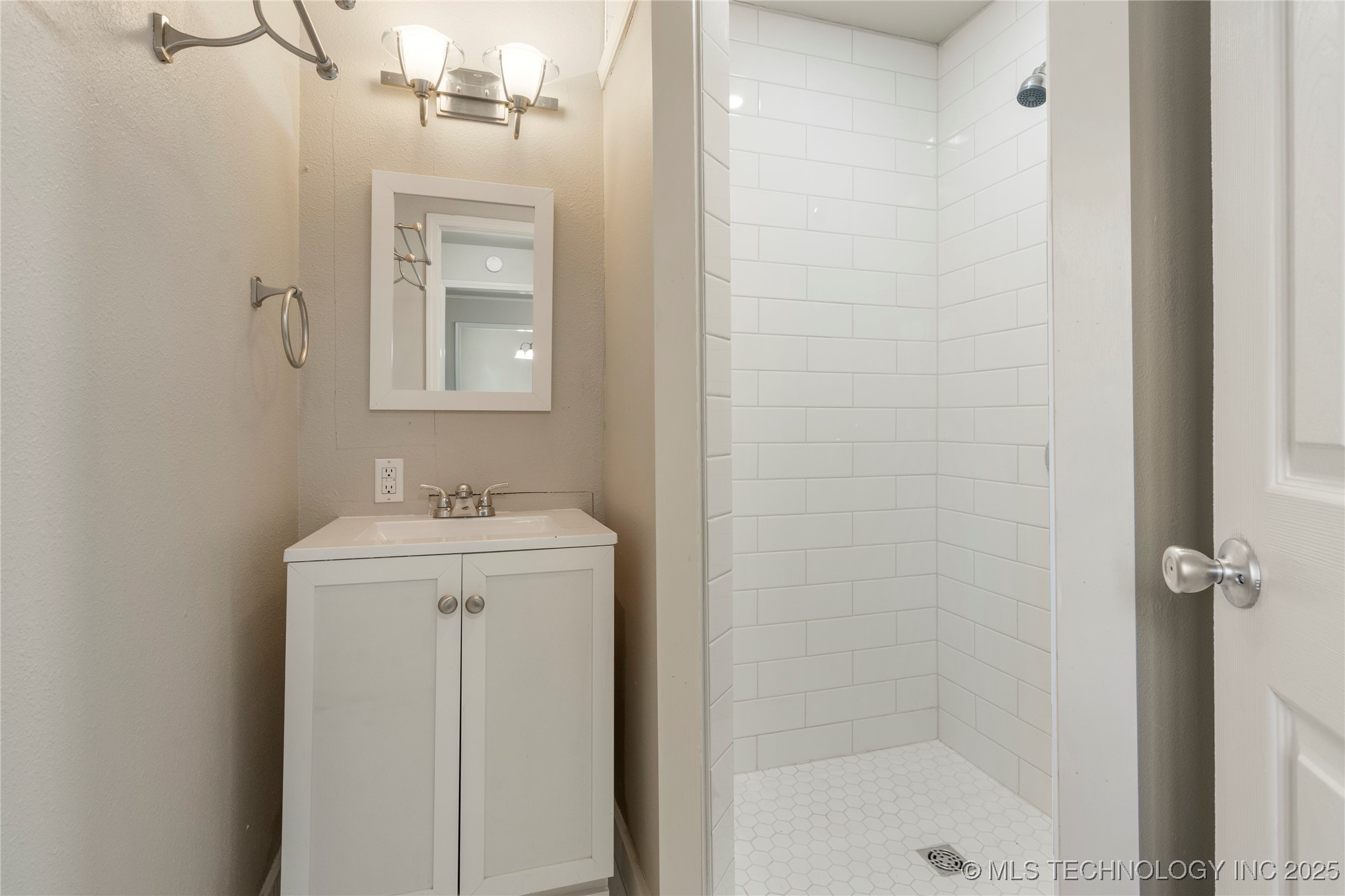 4922 E 23rd Street Property Photo 23