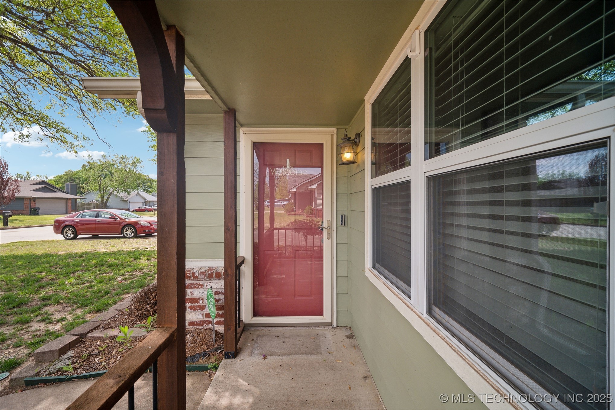 2922 S Main Street Property Photo 2