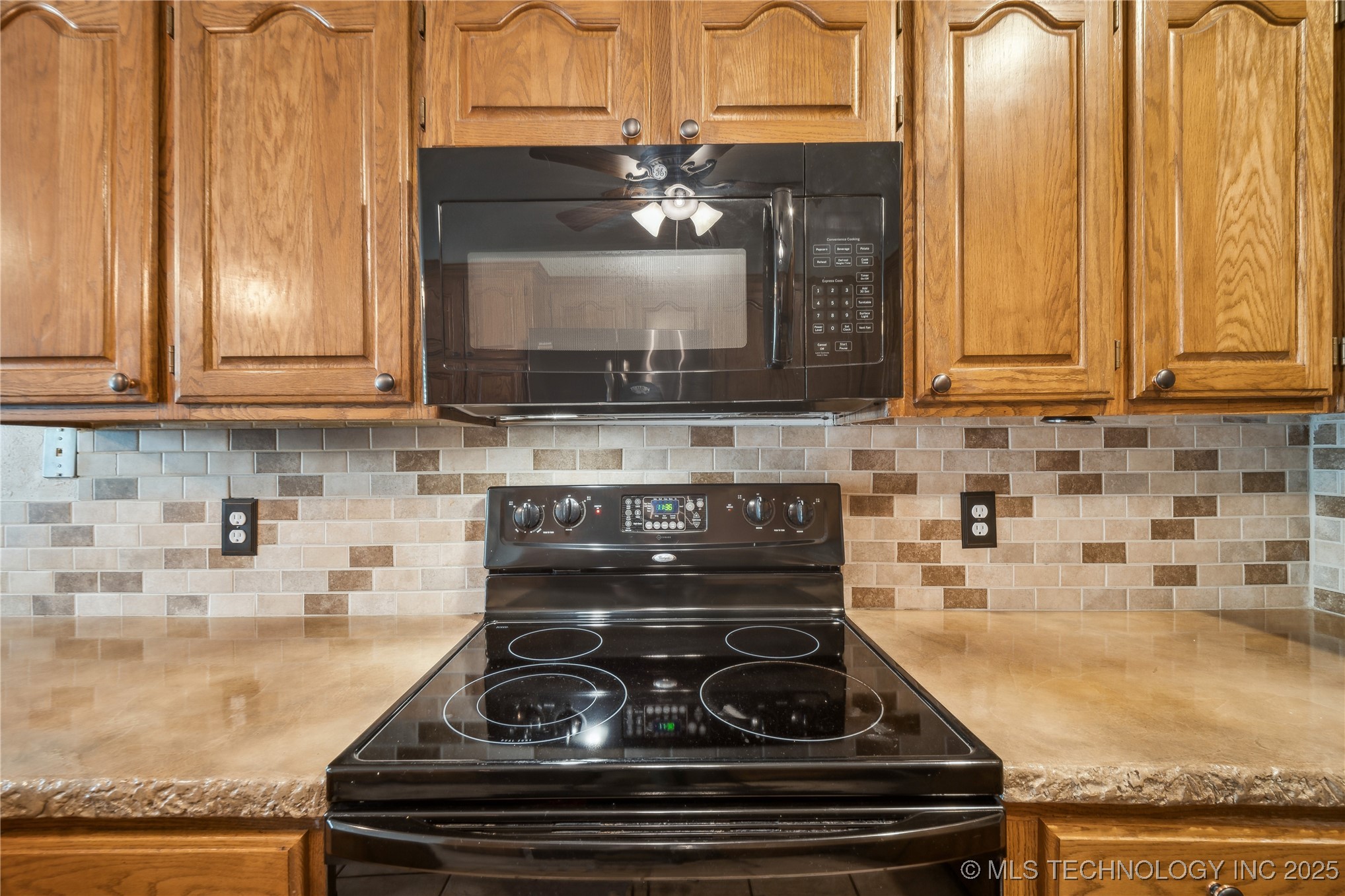 2922 S Main Street Property Photo 6