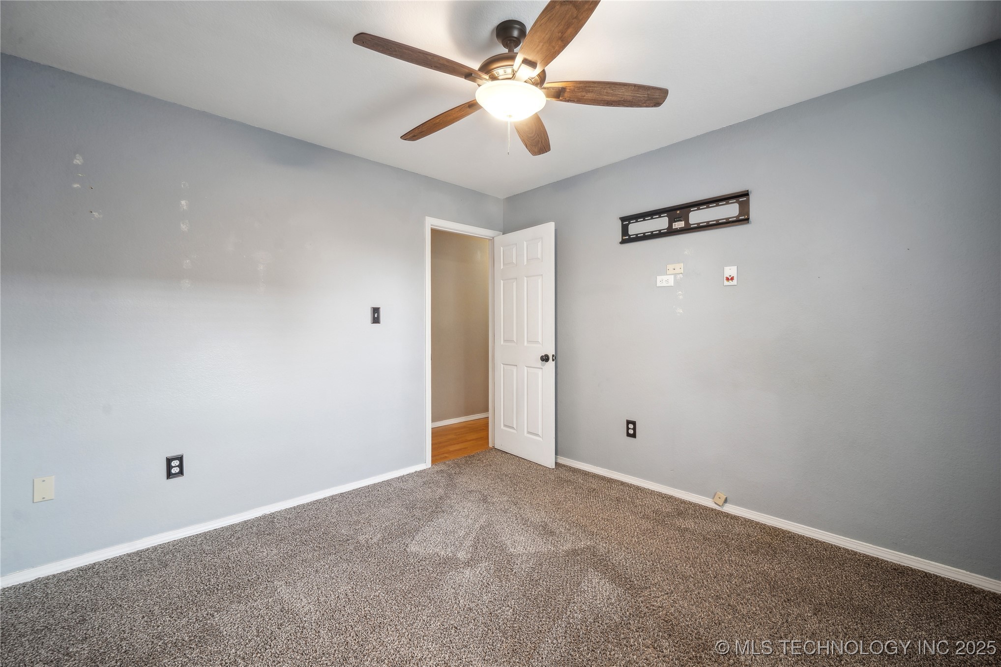 2922 S Main Street Property Photo 16