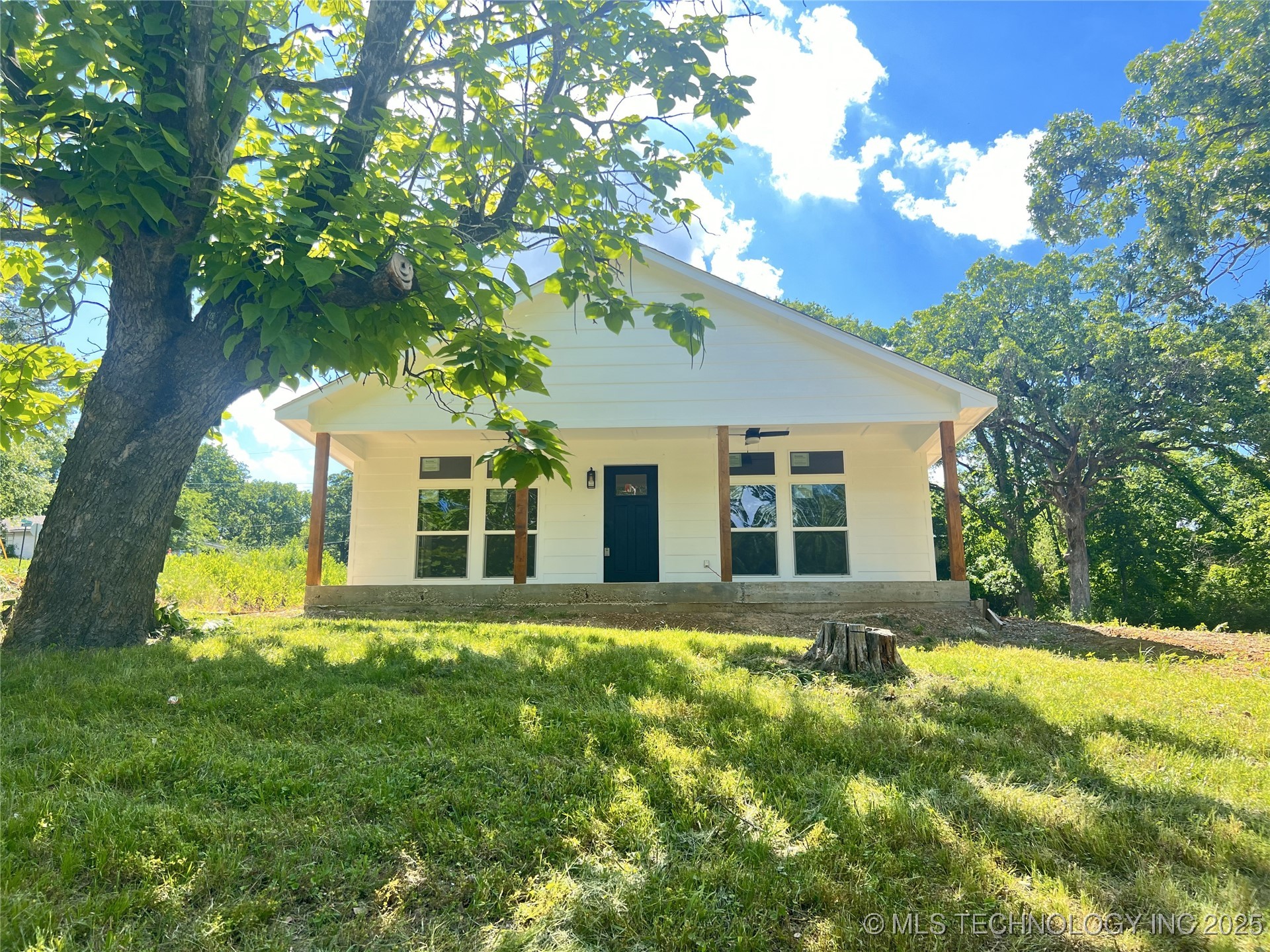 215 N California Property Photo