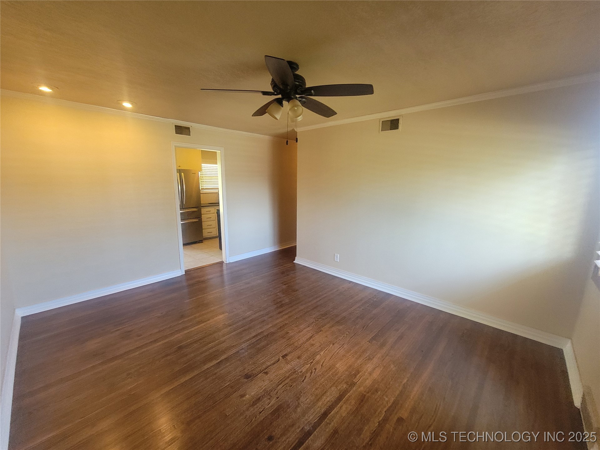 4435 W 1st Street Property Photo 3