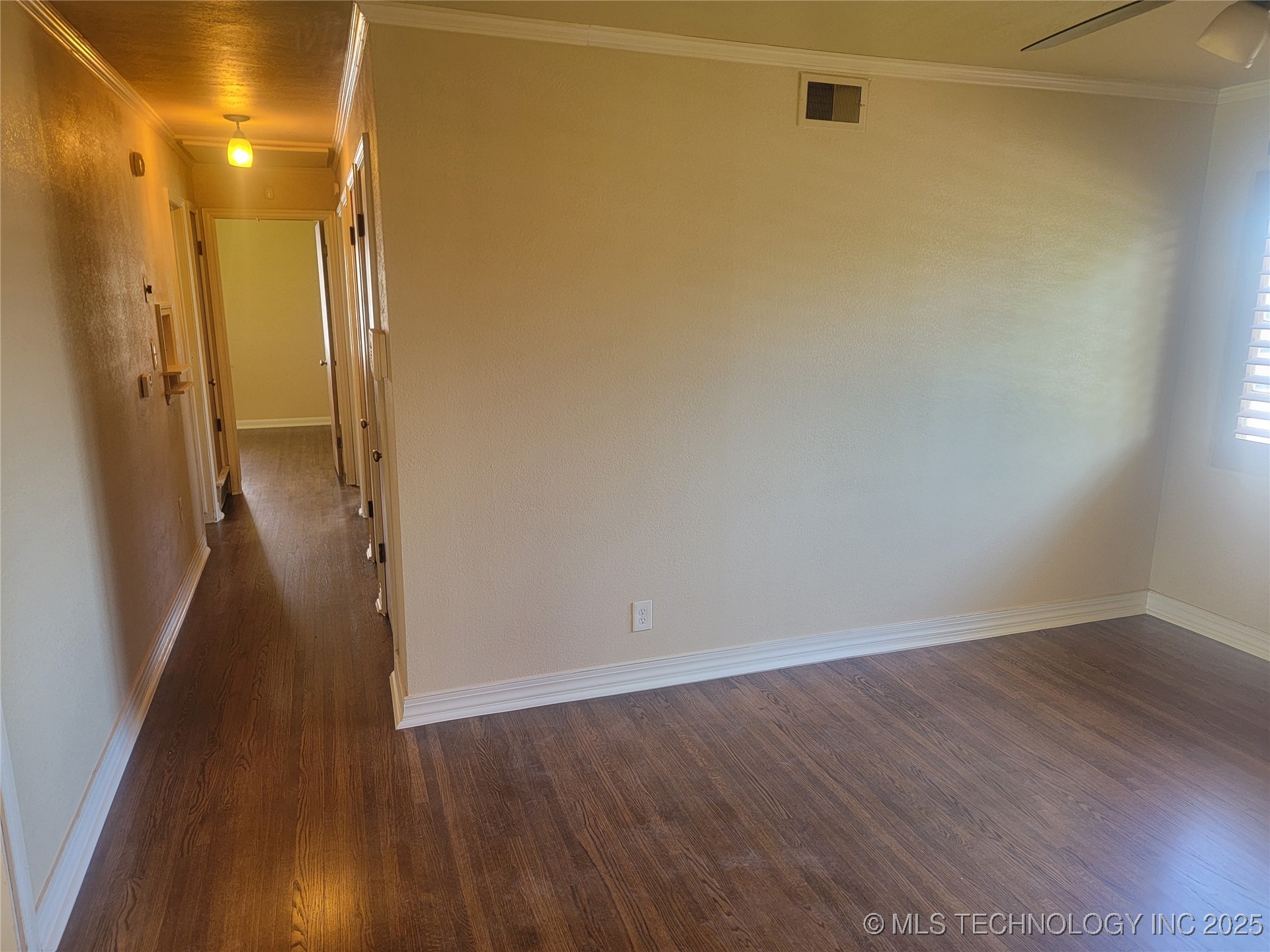 4435 W 1st Street Property Photo 5