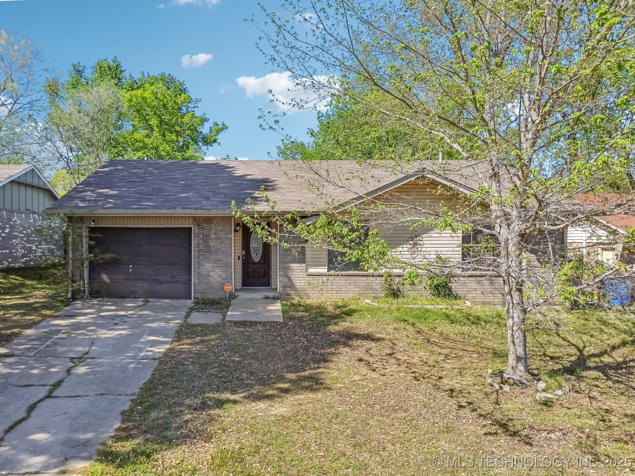 212 W Austin Street Property Photo