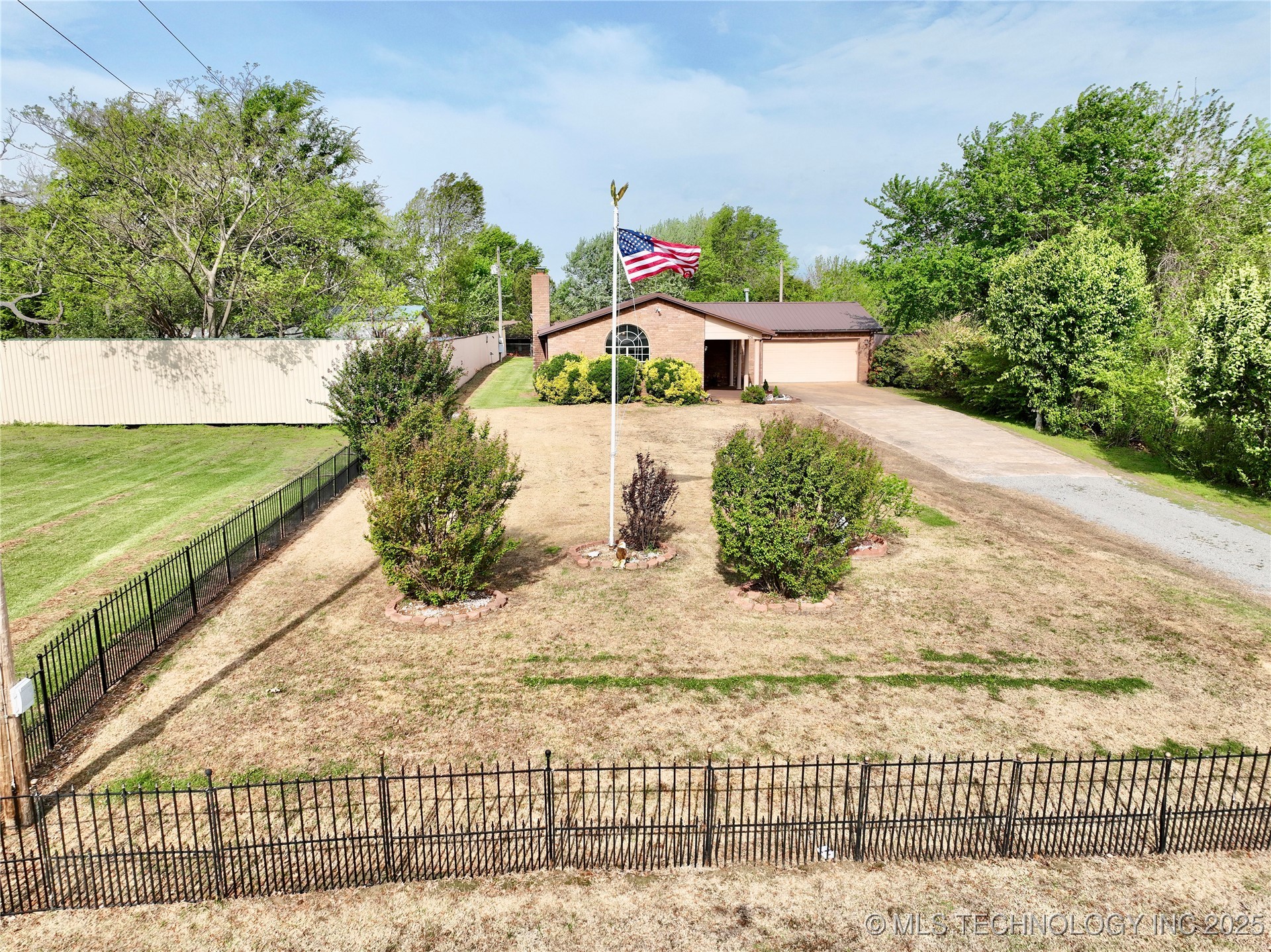 351 Hamilton Road Property Photo 2