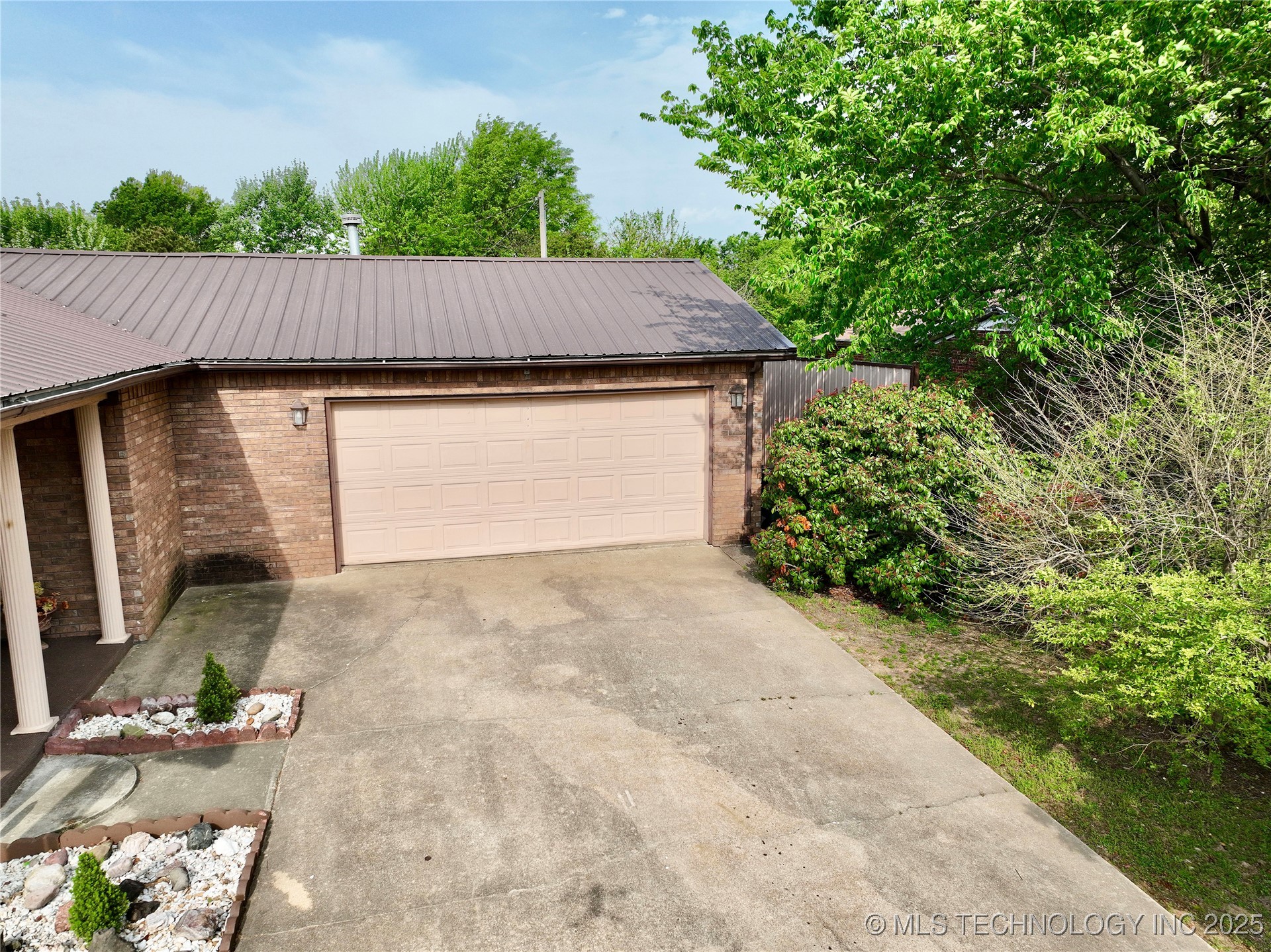 351 Hamilton Road Property Photo 3