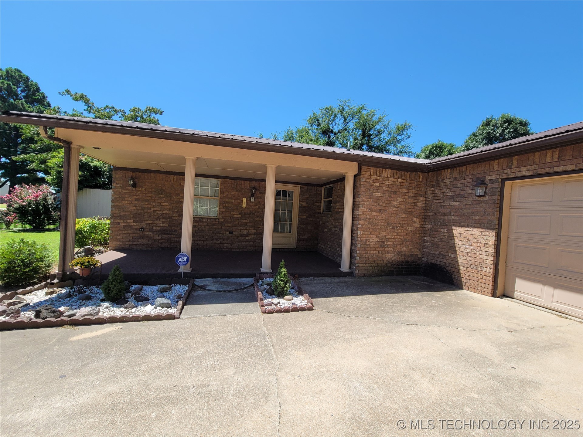 351 Hamilton Road Property Photo 5