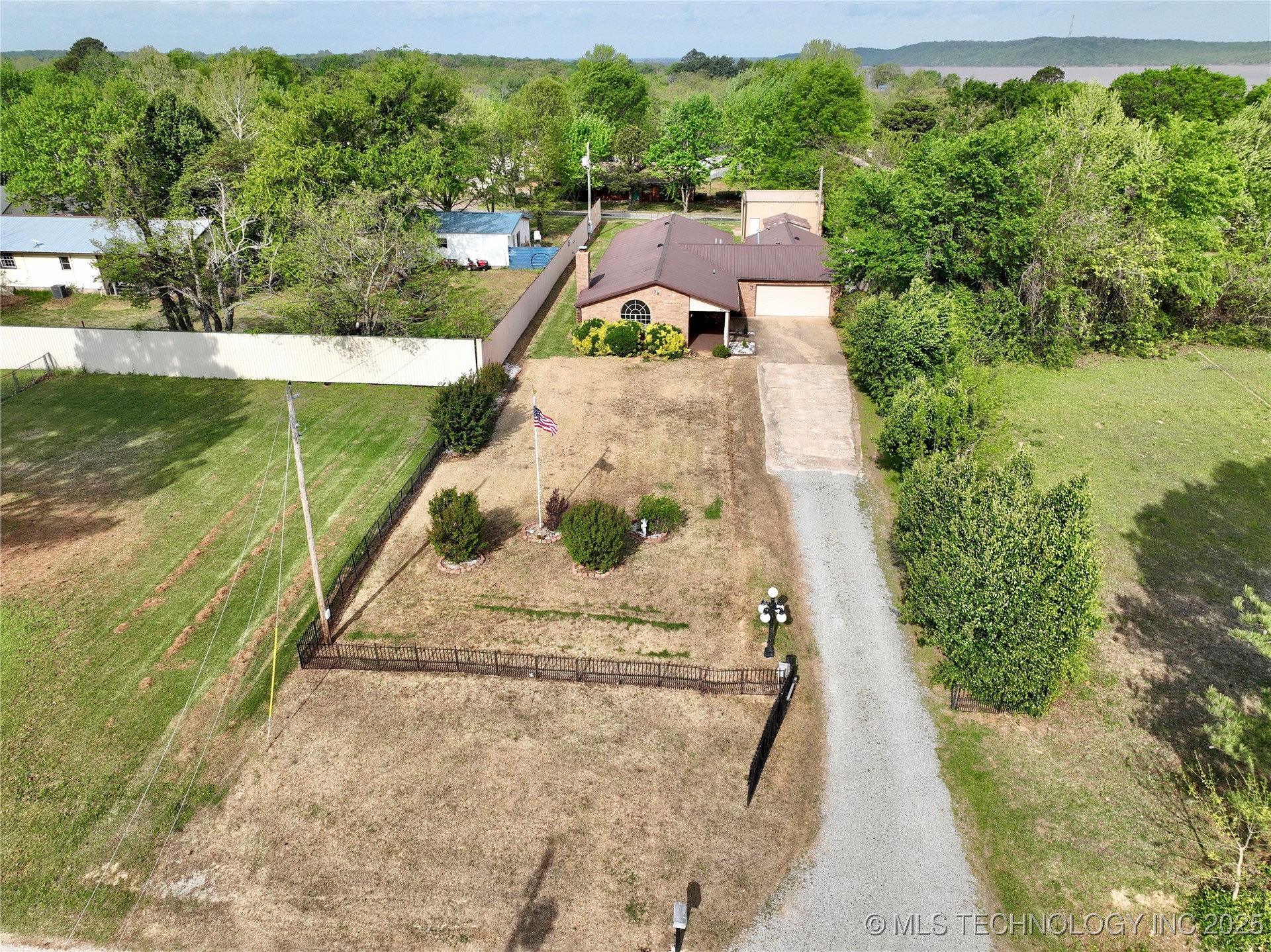 351 Hamilton Road Property Photo 7