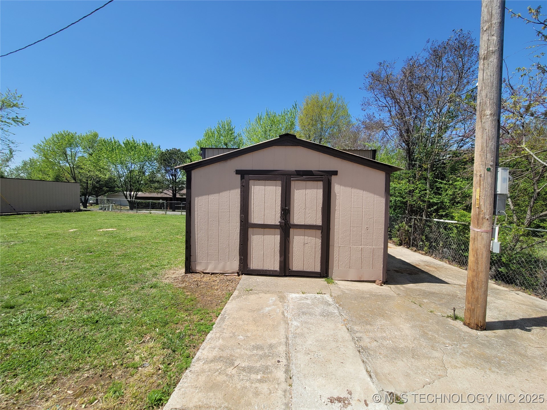 351 Hamilton Road Property Photo 8