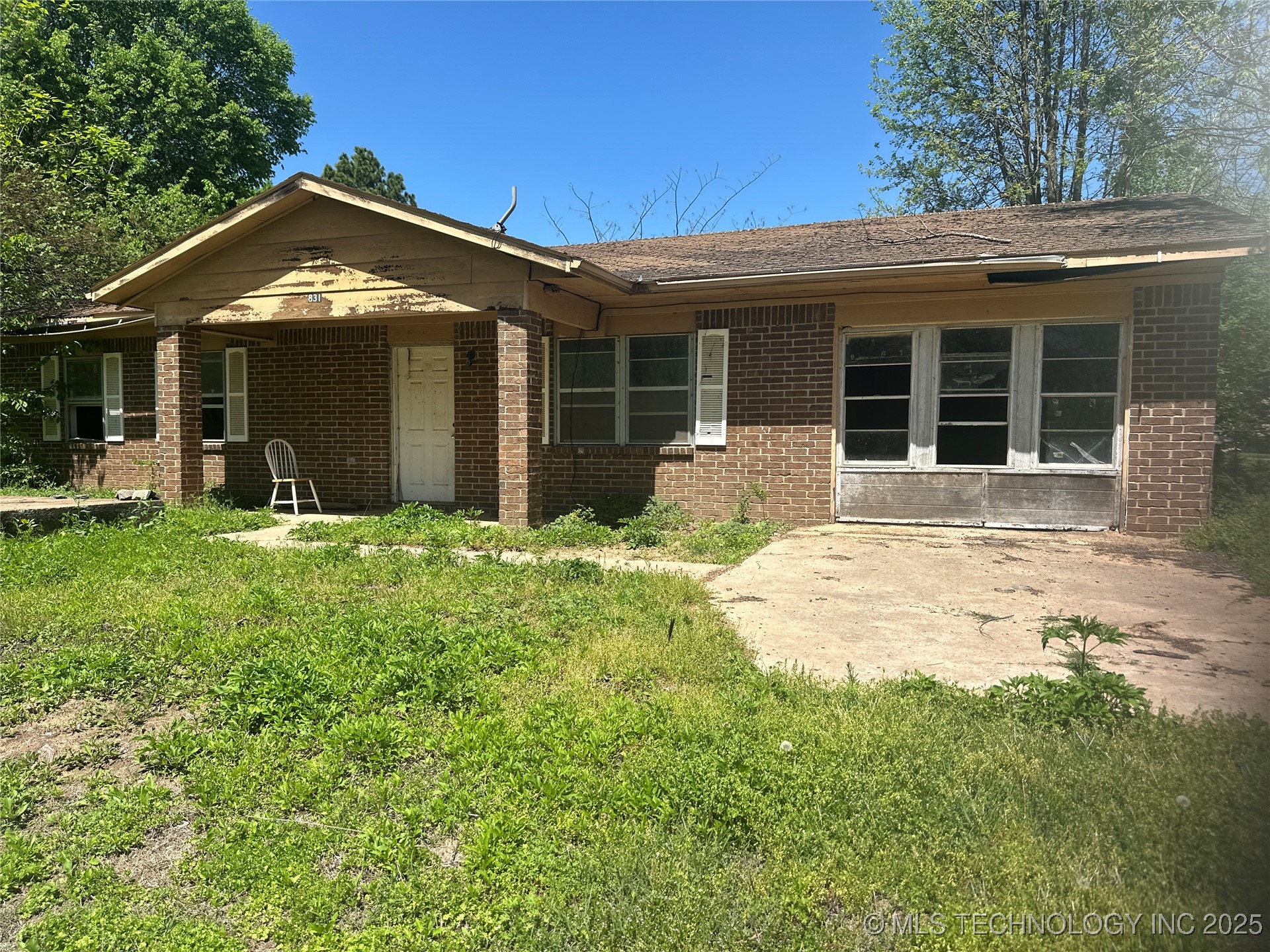 831 9th Property Photo 1