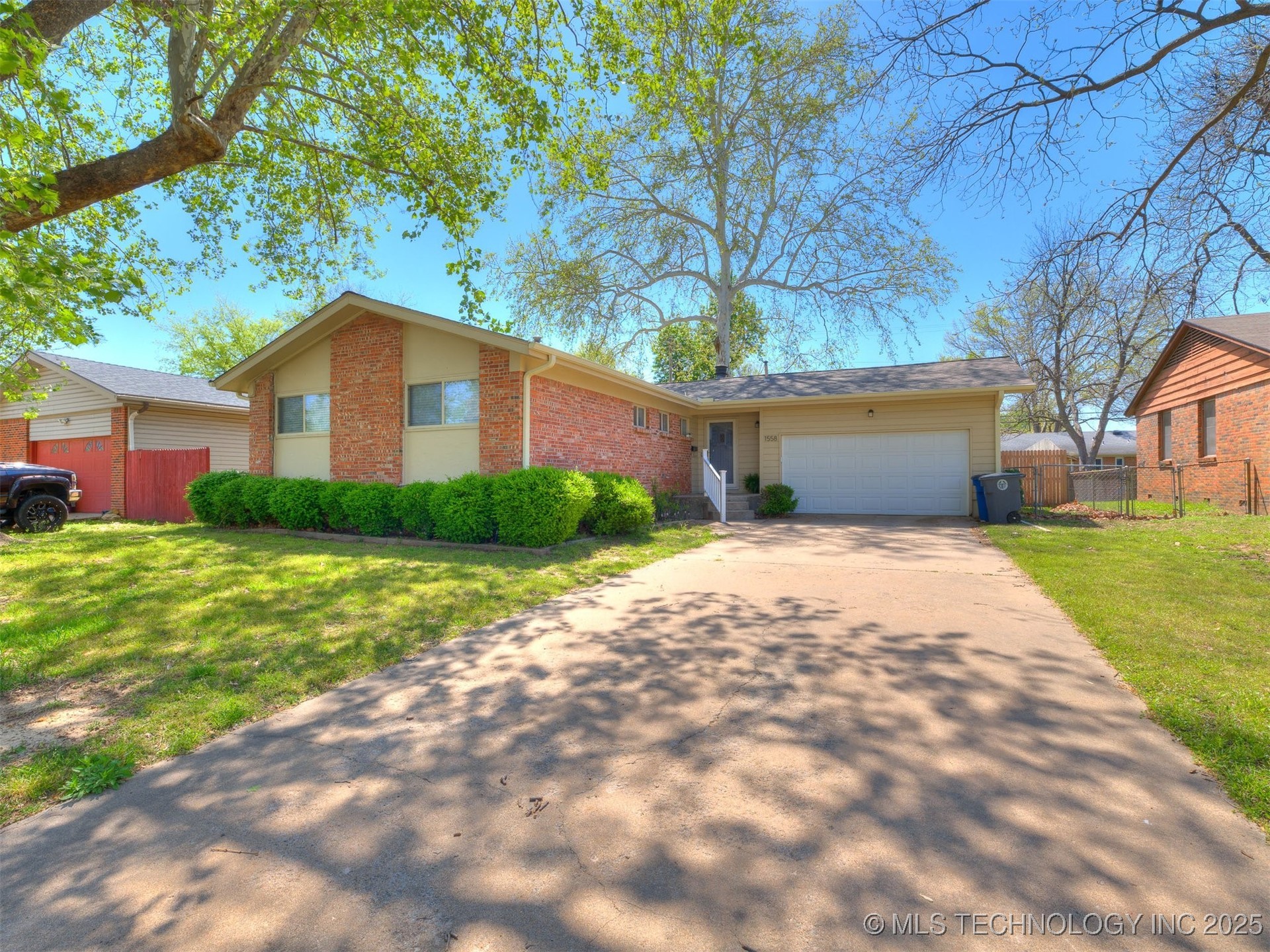 1558 E 59th Place Property Photo 1