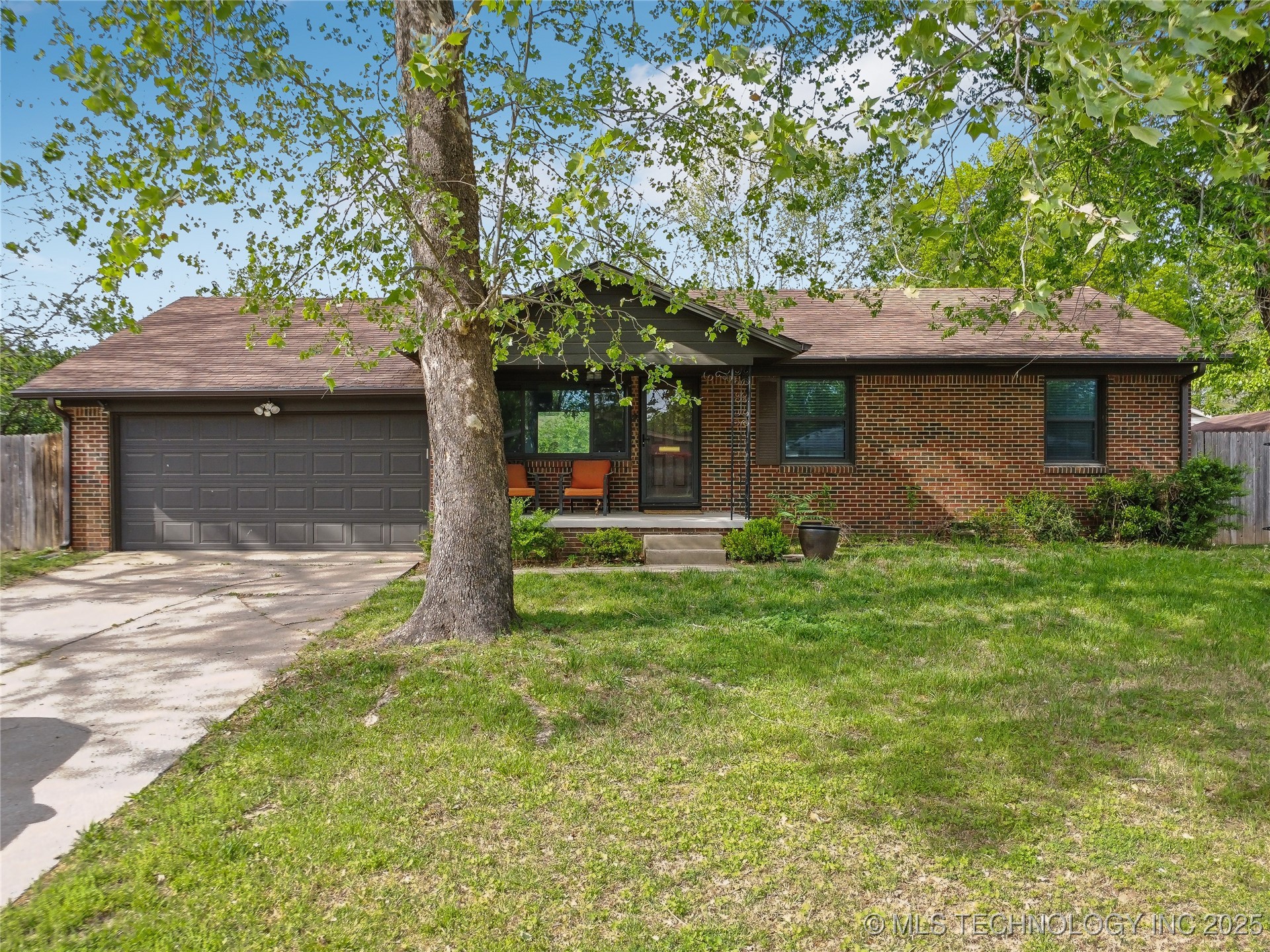 1517 E 55th Street Property Photo 1