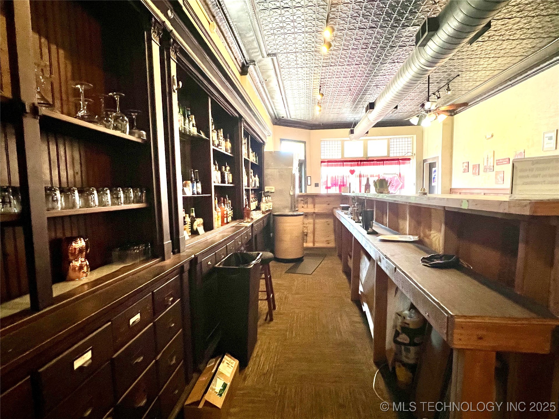 821 W Broadway Street Property Photo 12