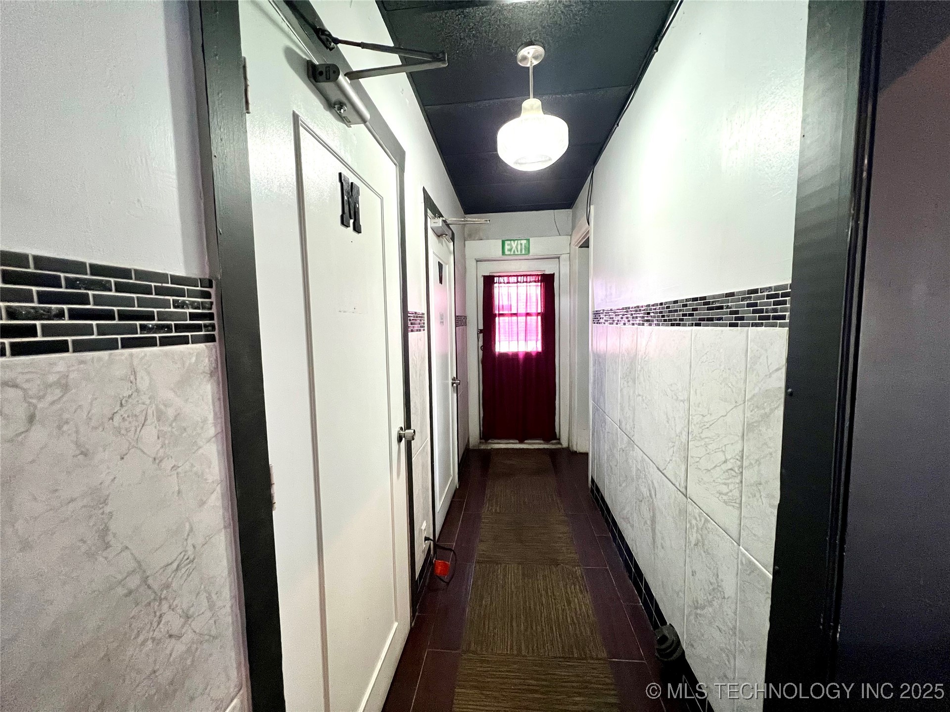 821 W Broadway Street Property Photo 22