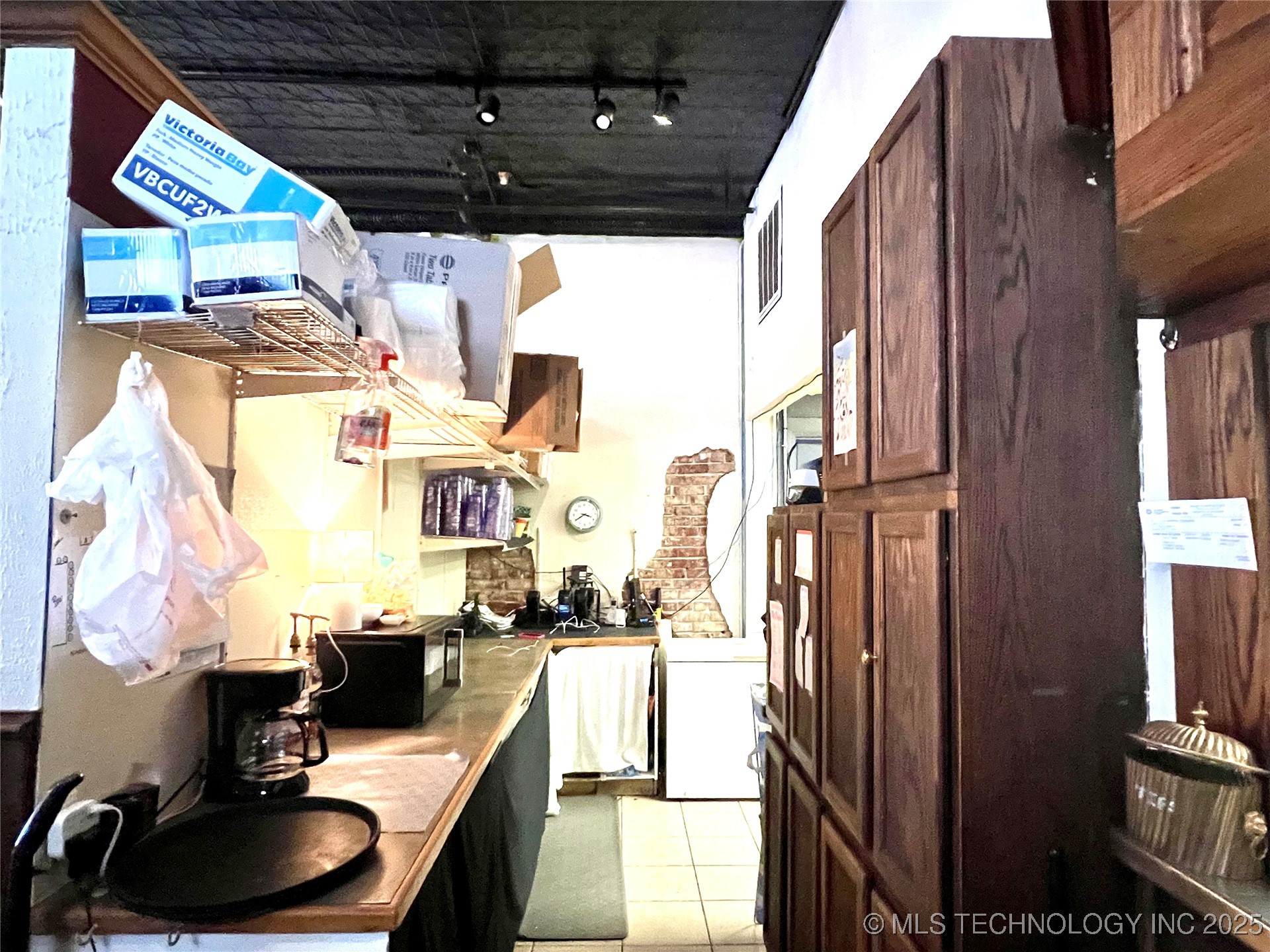 821 W Broadway Street Property Photo 26