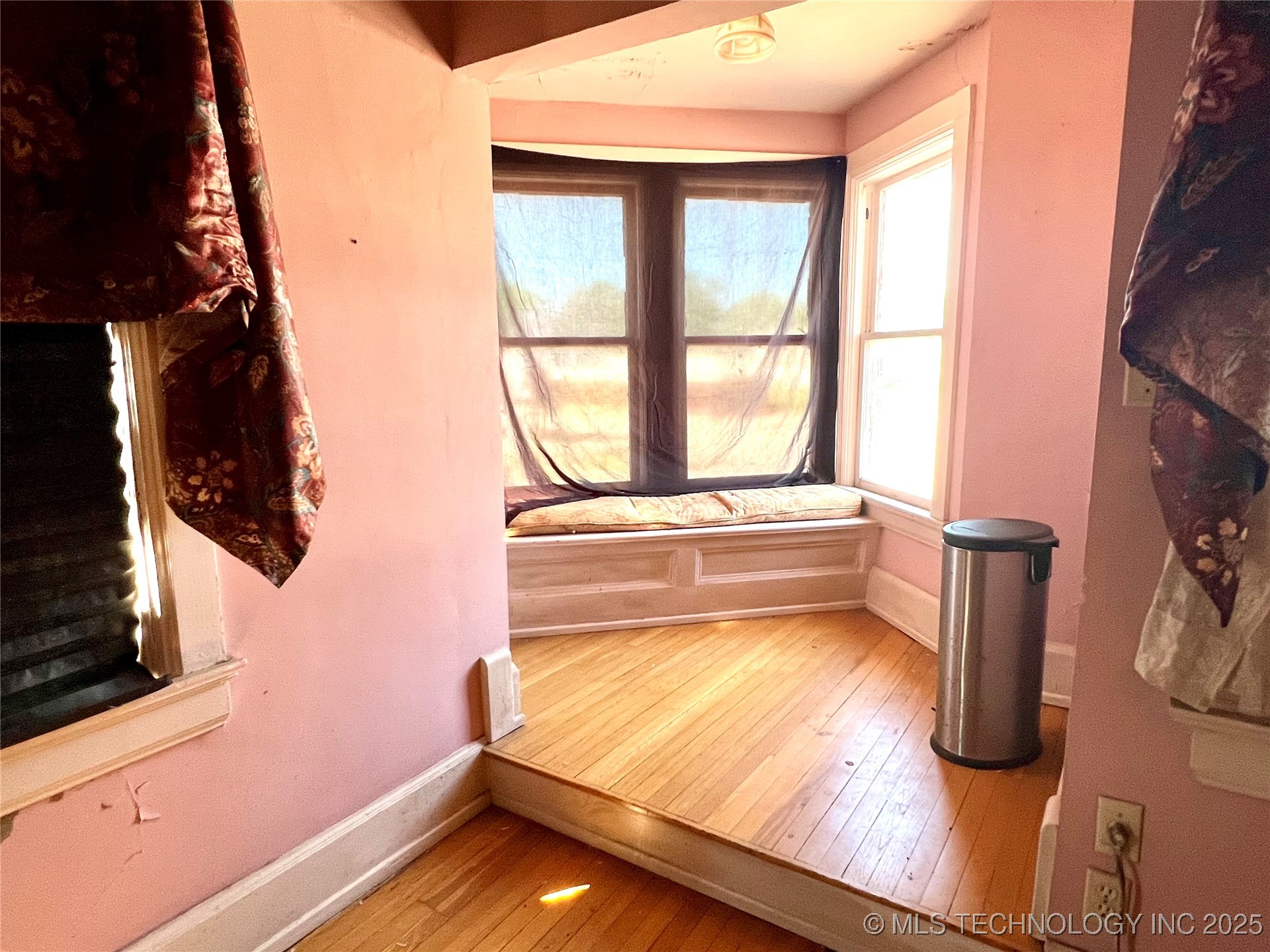 821 W Broadway Street Property Photo 33