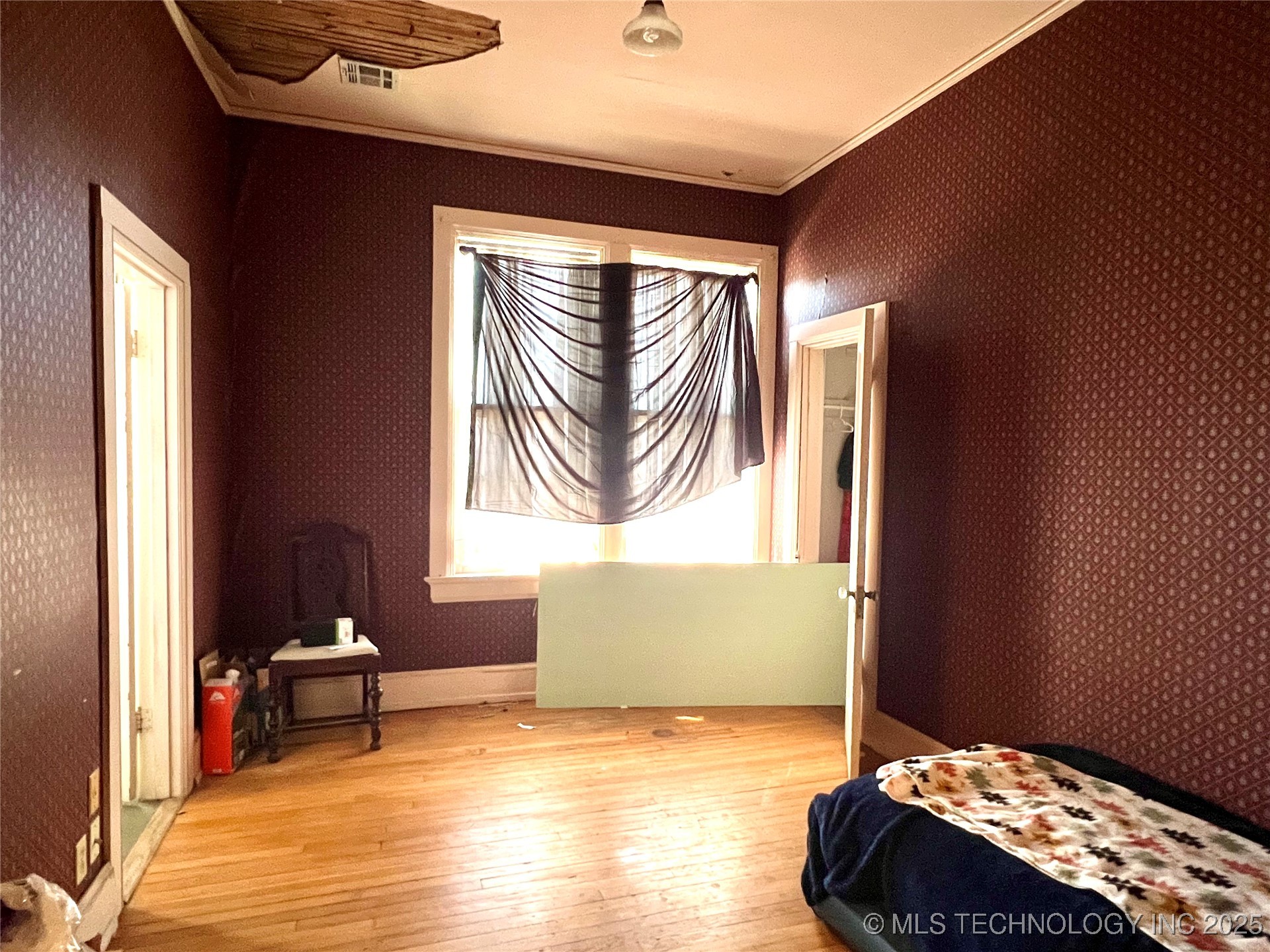 821 W Broadway Street Property Photo 36
