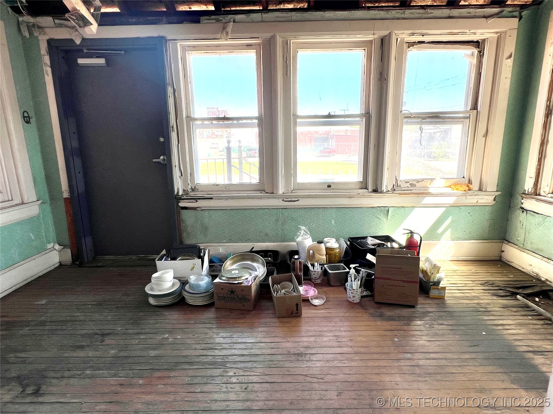 821 W Broadway Street Property Photo 38