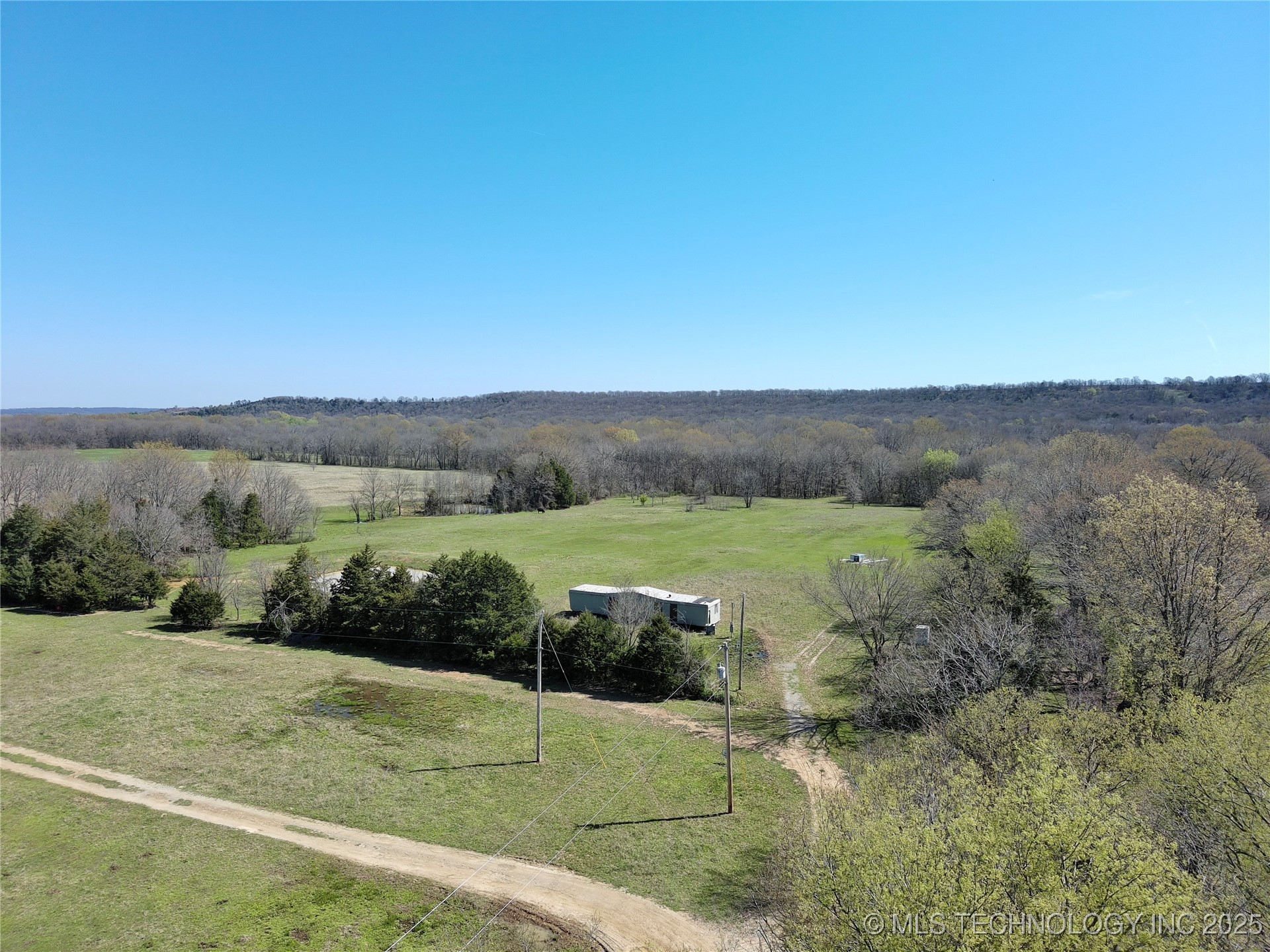 40013 E 1280 Road Property Photo