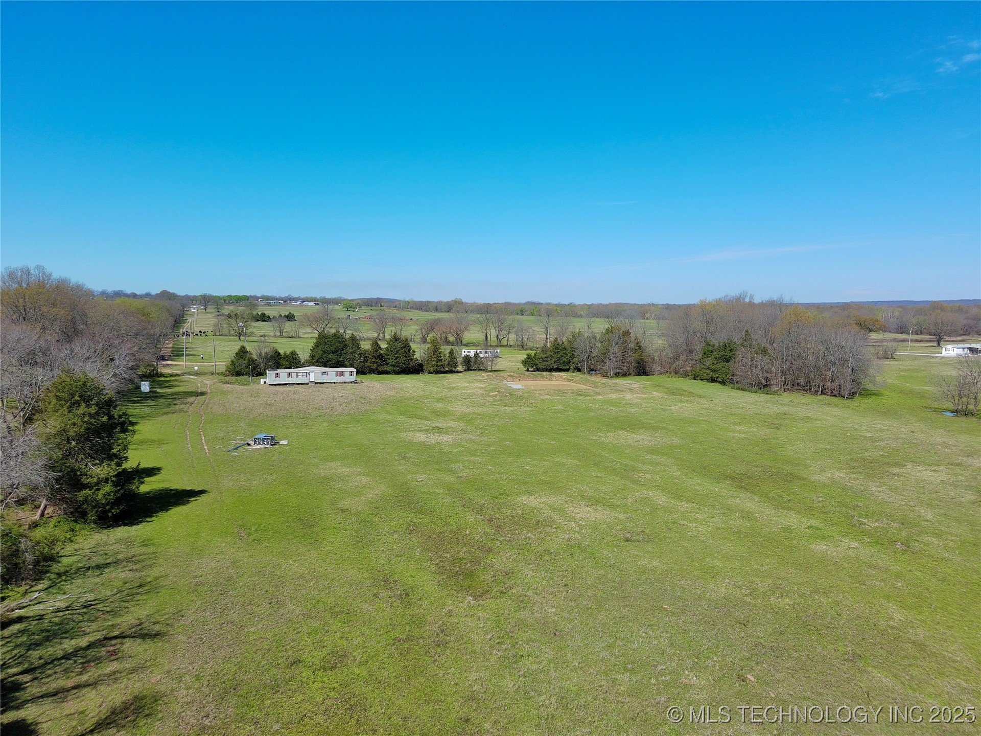 40013 E 1280 Road Property Photo 6
