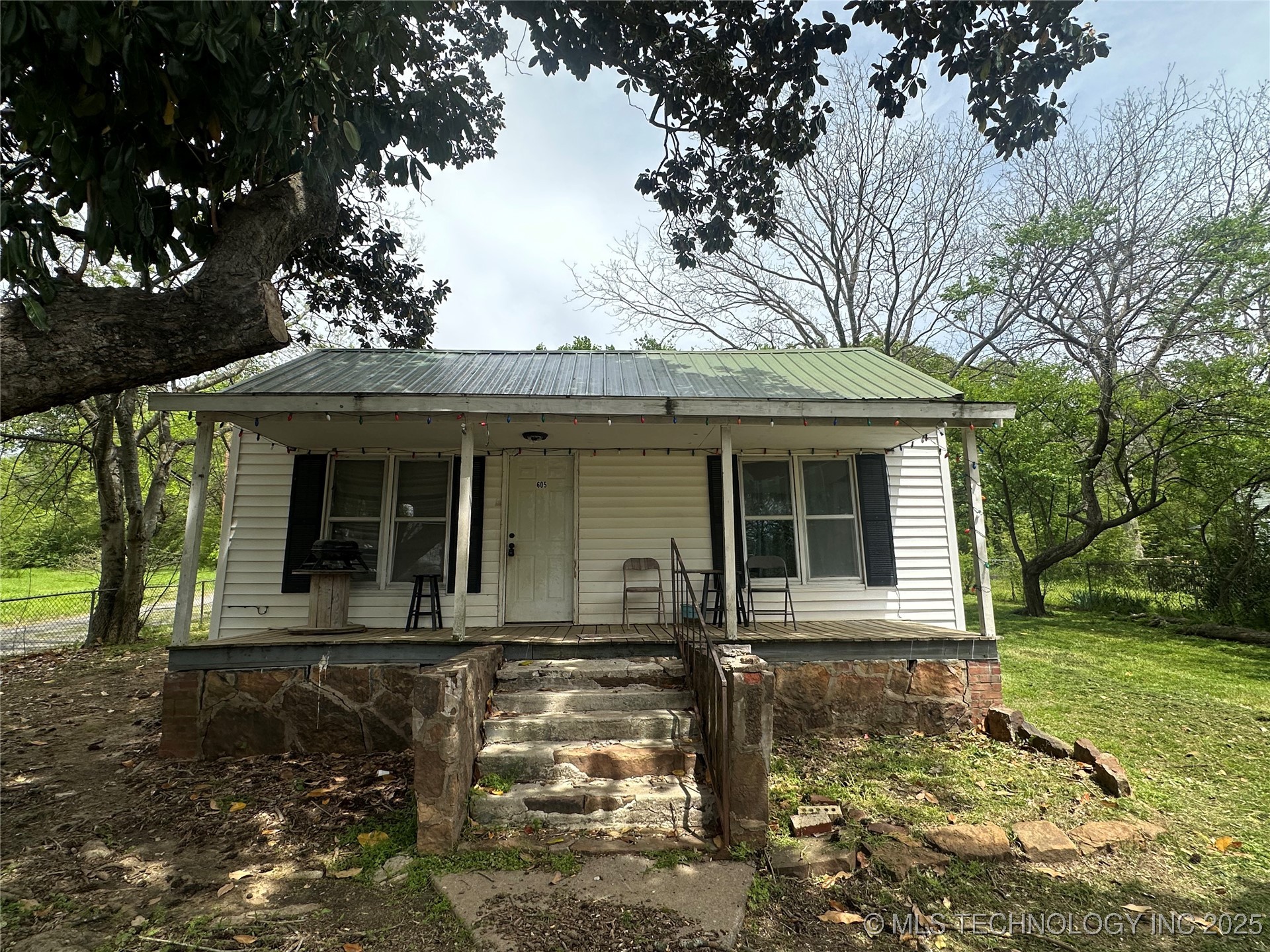 605 W Durant Property Photo