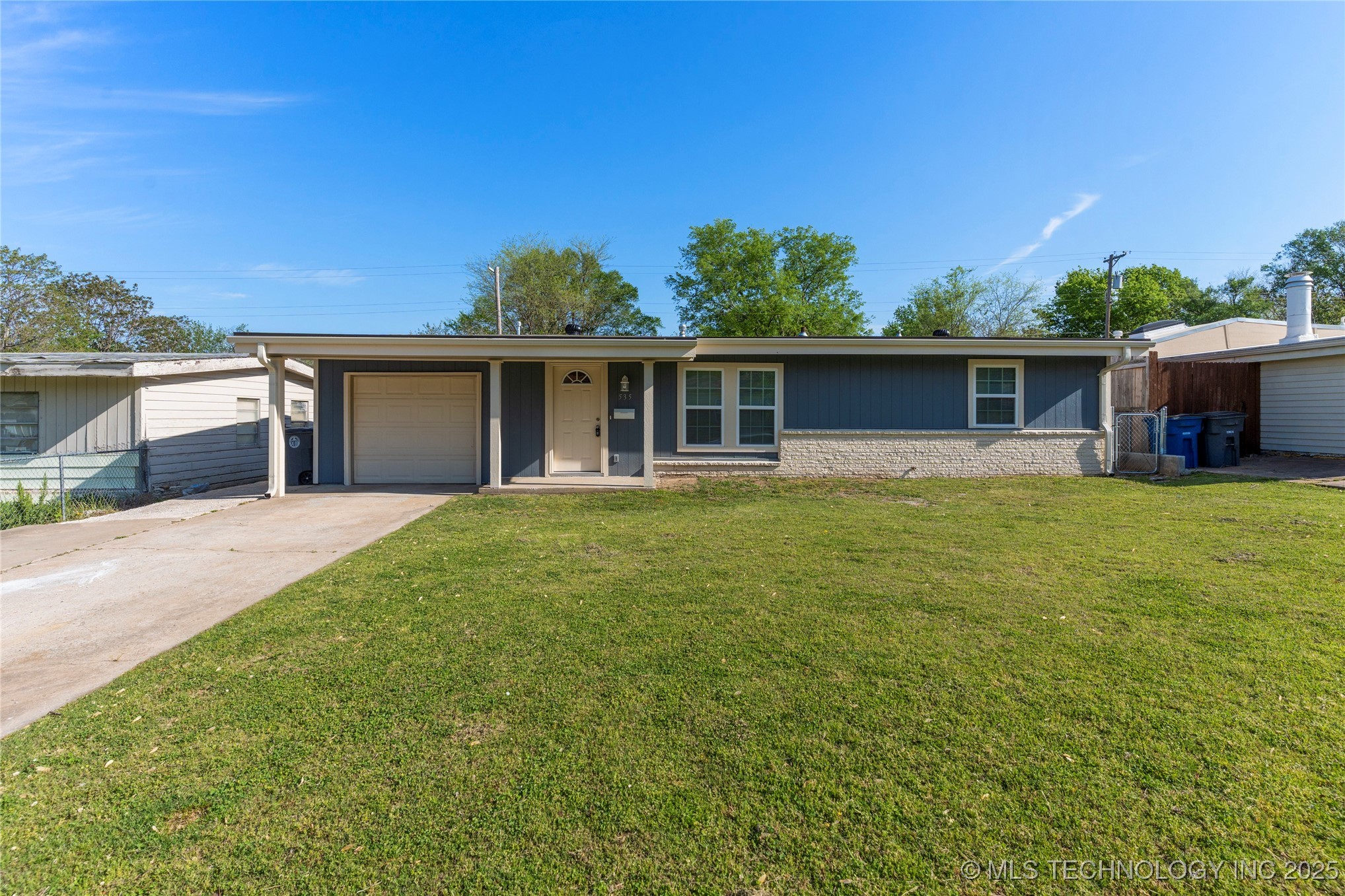 535 E 54th Street North Property Photo