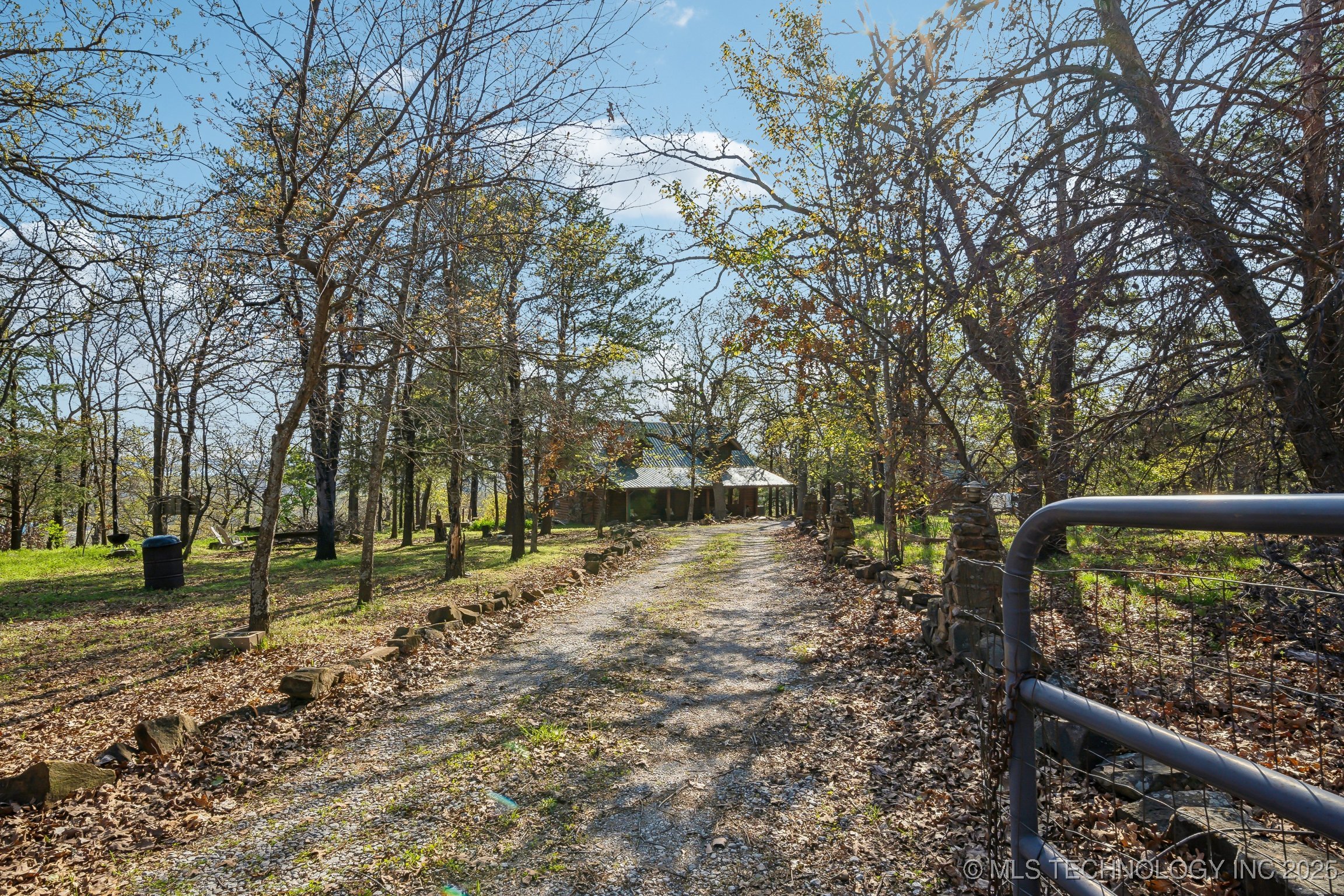 14484 Valley View Drive Property Photo 3
