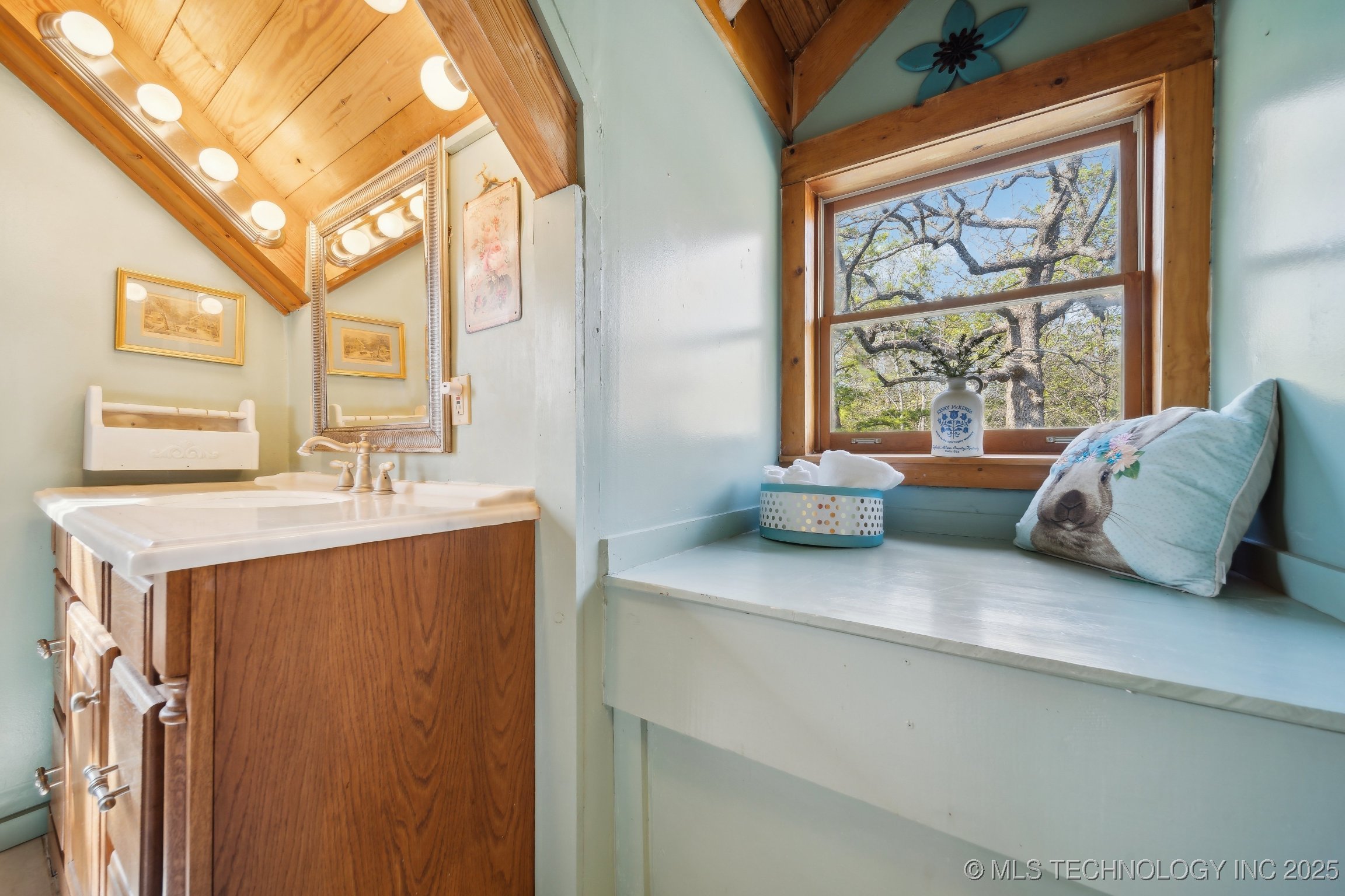 14484 Valley View Drive Property Photo 29