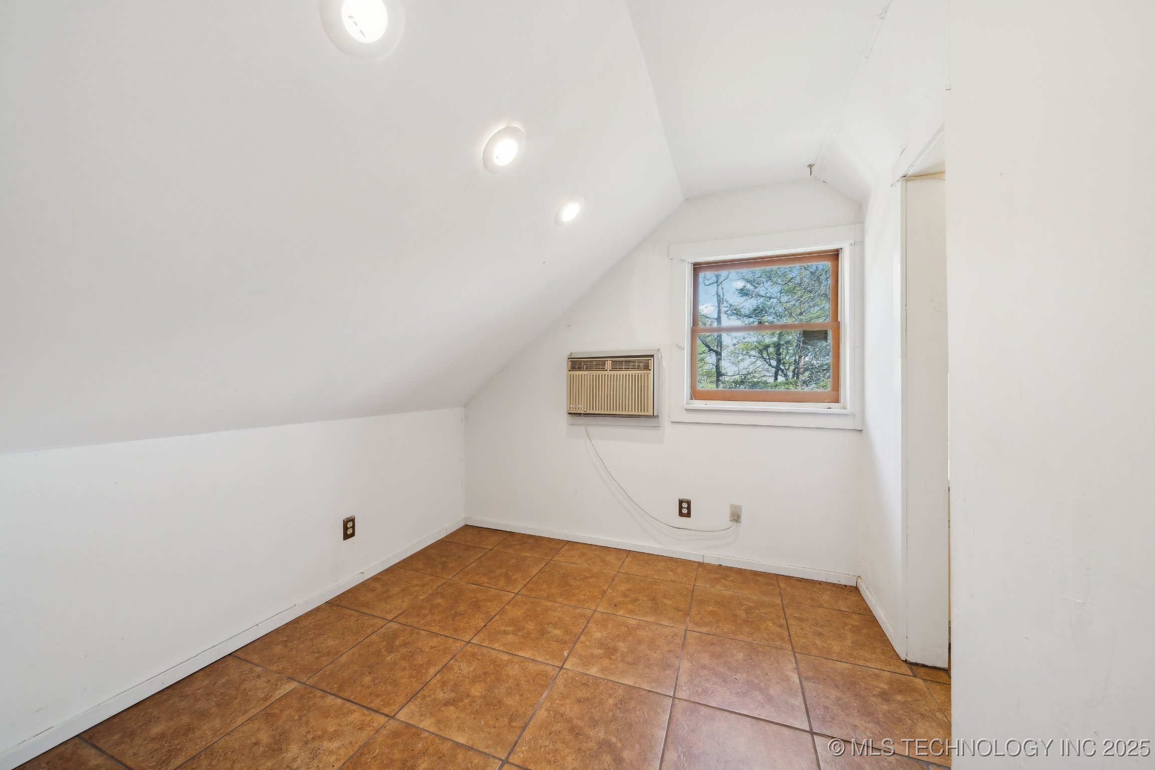 14484 Valley View Drive Property Photo 52