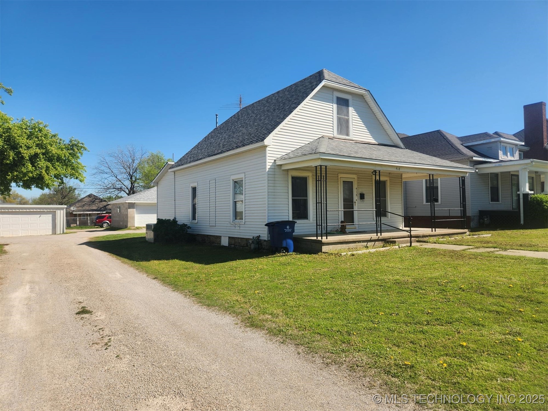418 W Delaware Avenue Property Photo